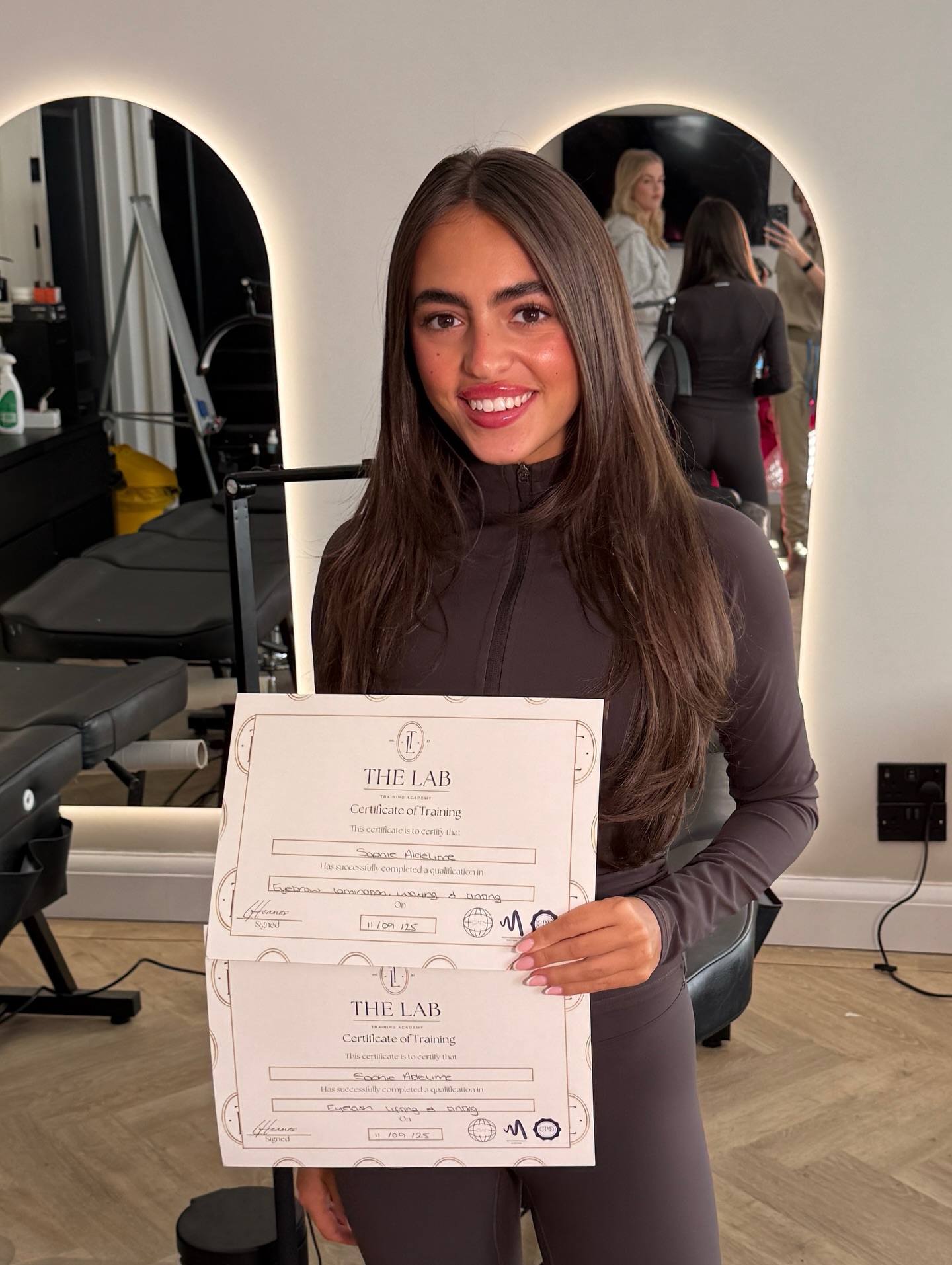 Listening to client demand is the best way for GROWTH. ✨
Our student Sophie is already a busy lash artist with a loyal client base and a packed schedule, but she didn’t stop there. Instead of staying comfortable, she made the decision to level up her treatment menu and grow her business even further. 👀
That’s exactly why Sophie joined our Combined Lash Lift & Brow Lamination Course at The Lab Training Academy.
For beauty professionals who want to increase their income, maximise their client appointments, and offer more in-demand treatments, this combined course is the perfect step.
By adding these services, Sophie can now offer clients multiple treatments within one appointment, creating more value for her clients and more revenue for her business. 📈
✨ Course Investment: £400
(Includes full starter kit + accredited certification)
✨ Treatments covered:
▪️ Lash Lift
▪️ Lash Tint
▪️ Brow Lamination
▪️ Brow Waxing
▪️ Brow Tinting
▪️ Upper Lip Waxing
▪️ Brow Lamination Maintenance
▪️ Lash Lift Maintenance
▪️ Lash Lift Relaxing
By booking the combined course, students save £320 compared to booking each course individually:
▪️ Brow Lamination – £280
▪️ Lash Lift – £280
▪️ Brow Wax & Tint – £160
The best part? We teach everything in just one day, as both treatments use the same product system, simply applied to different areas.
This means students leave with multiple new treatments, a full starter kit, and the confidence to immediately introduce these services to their clients.
Sophie understood something important — in the beauty industry, the most successful artists are the ones who never stop learning and evolving. 🖤
We’re so excited to see her continue growing her already thriving business.
If you’re a complete beginner or a beauty professional wanting to expand your treatment menu, this course was designed for exactly that.
📩 Message us if you’d like the full course details or upcoming trai