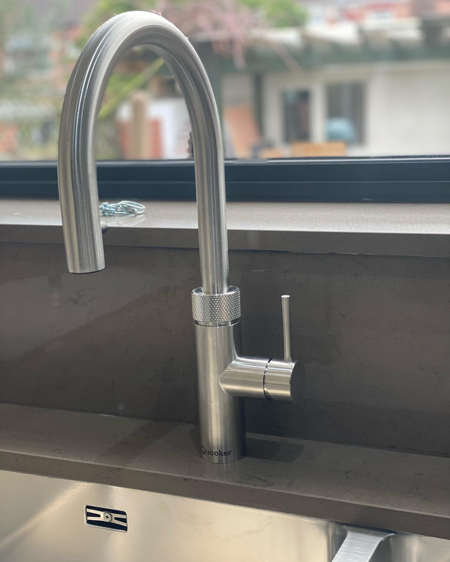 Quooker tap installation and kitchen second fix!π°π°
Very tedious with these types of boiling water units so planning is always best! @talon.uk for the black clips!
Swipe for some before,during and after pictures!π
#plumbing #work #water #kitchen #design #gas #worktop #tools #copper #talonclips #nerradtools #rothernburgobdertauber #monument