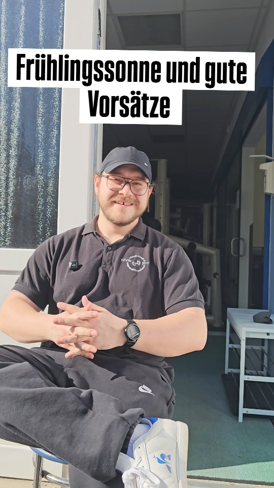 Der Sommer kommt schneller als du denkst.
Und dann stehst du wieder da und fragst dich, warum du im Januar nicht einfach angefangen hast.
Fitter, schlanker, gesünder – das sind keine Träume, das ist ein Plan. Aber nur, wenn du ihn auch angehst.
Ich helfe dir dabei, deinen Vorsatz noch vor dem Sommer Wirklichkeit werden zu lassen.
Schreib mir – jetzt ist genau der richtige Zeitpunkt.