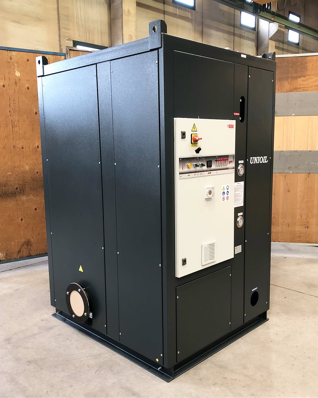 Caldaia verticale a bruciatore mod. UNIOIL con carteratura #oliodiatermico #unioil #oilheater