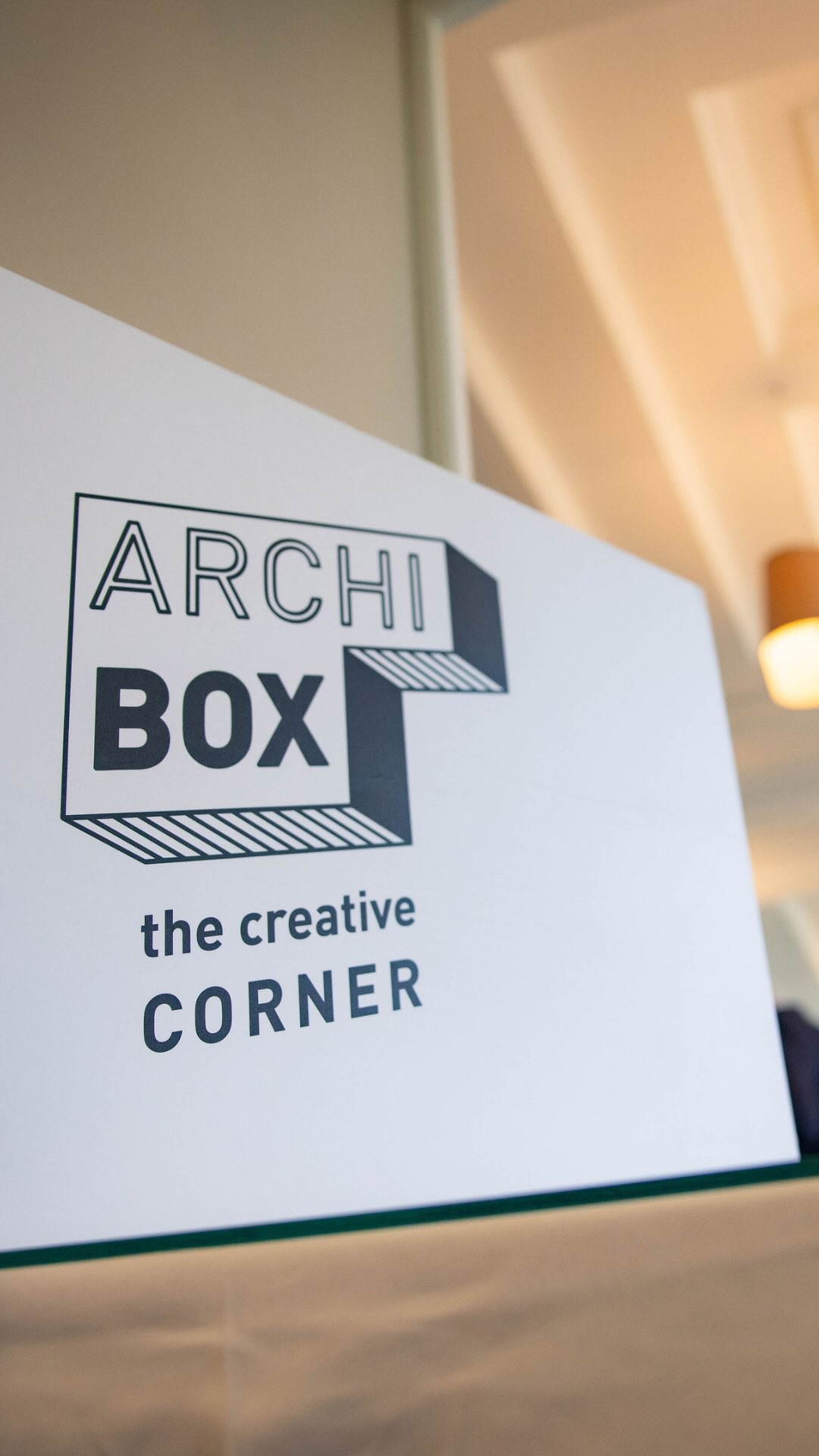 Retour sur Archi Box Liège !
Architectes, architectes d’intérieur, designers et fabricants se sont réunis tout au long de la journée et de la soirée pour échanger autour de leurs projets, découvrir de nouvelles marques et partager leur savoir-faire.
Un format de rencontres professionnelles pensé pour favoriser des échanges directs entre prescripteurs et fabricants dans un cadre convivial et inspirant.
Envie de participer à la prochaine rencontre ?
Rendez-vous à Paris le 25 mars pour le prochain Archi Box.
Réservez votre place dès maintenant.
#Archibox #Architecture #ArchitectureEventsParis #ArchitectureNetworking #DesignCommunity