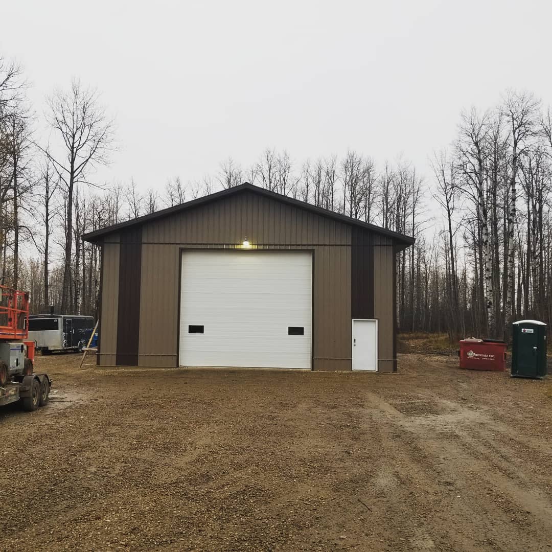 New metal on this 40x60 near Drayton Valley, Alberta
#shop #acreageshop #acreagebuilding #builder #metalsiding