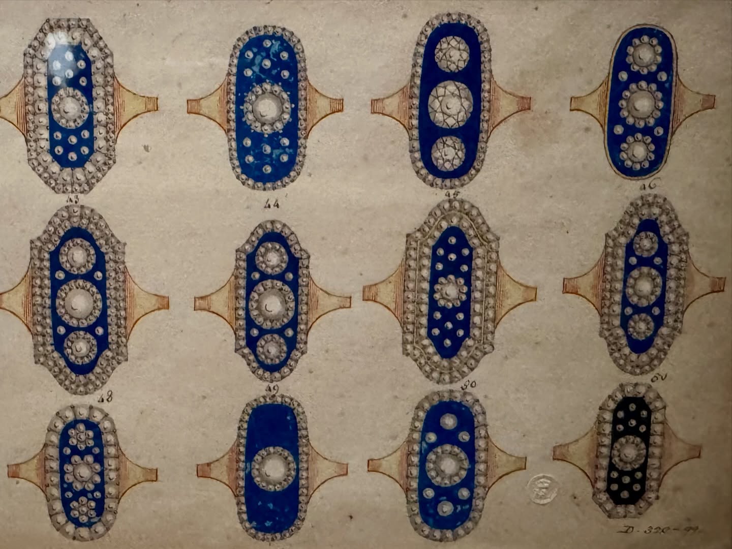 A few of my favourite pieces of fabulous 18th century artwork from the Marie Antoinette Style exhibition at the @vamuseum
#marieantoinettestyle #18thcentury #antiquejewelryaddiction #antiquering #style