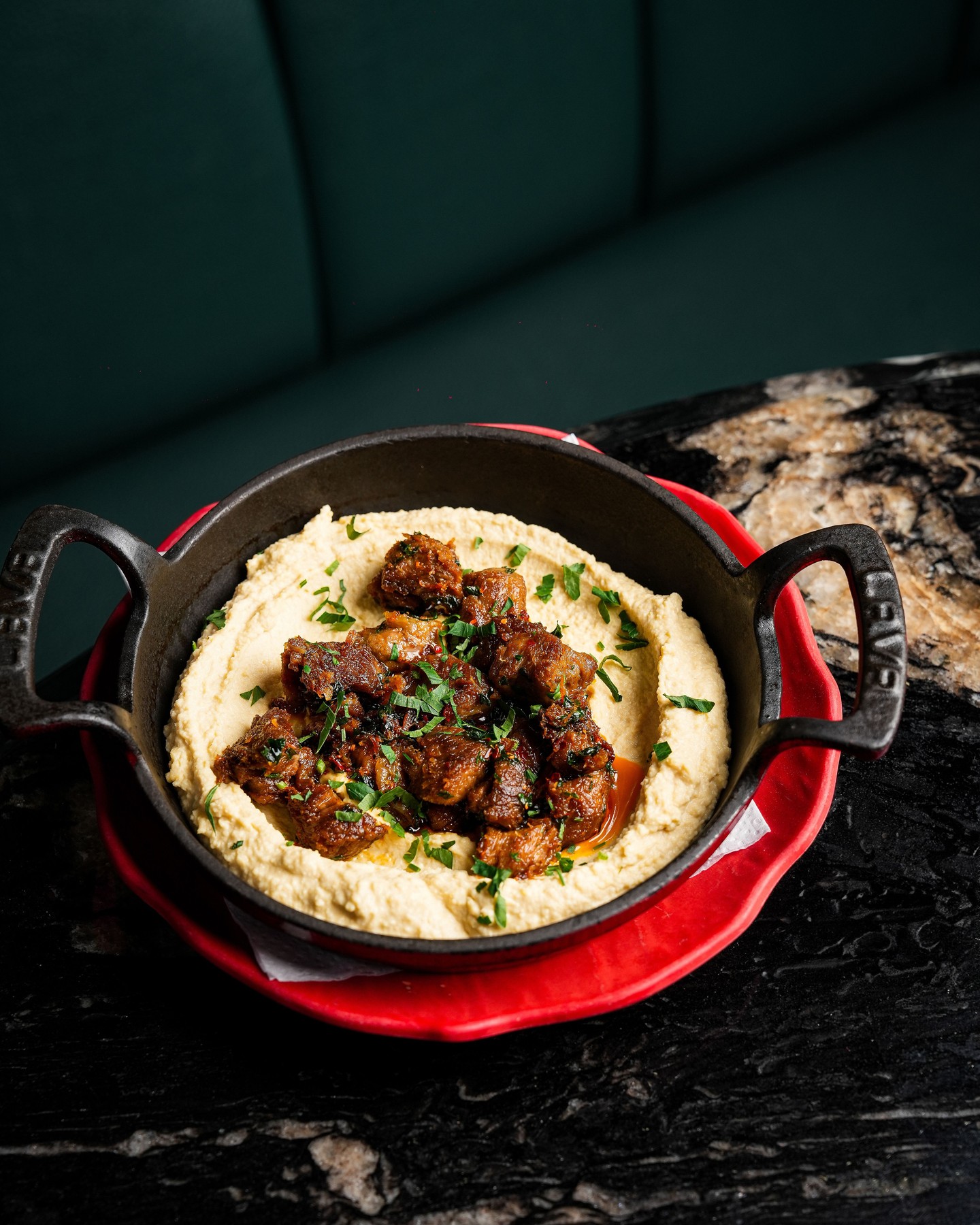 Creamy hummus, tender lamb and bold Turkish flavours. ✨
Our Lamb Topped Hummus is the perfect way to start your meal at Tuck In Turkish Restaurant.
A starter you won’t forget.
⸻
#TuckInRestaurant #NorthamptonEats #Starter #Hummus #Lamb #Appetizer #FoodInNorthampton #FineDining #FoodLovers #EatClean #Northampton