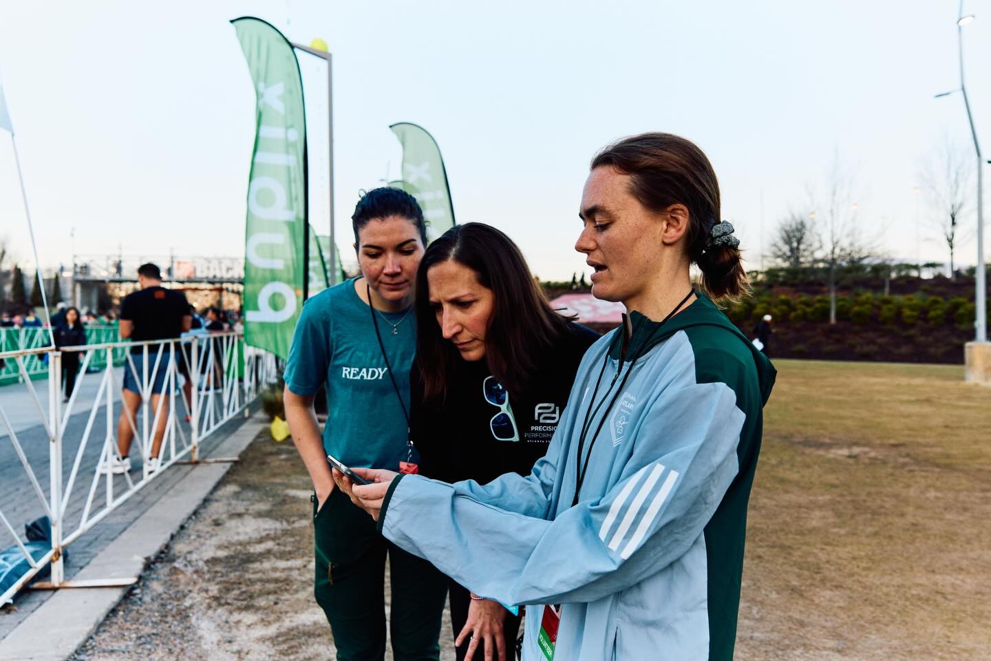 The best part of what I do isn’t just in the clinic it’s moments like this. Watching athletes I work with out there doing what they love: running strong, chasing their goals, and seeing the hard work pay off. Nothing better than seeing runners healthy, happy, and competing at their best.
Thanks for taking this pictures the US Half Marathon Championships @mralanlam
#runningpt #runningmedicine #runstrong #run #runatl