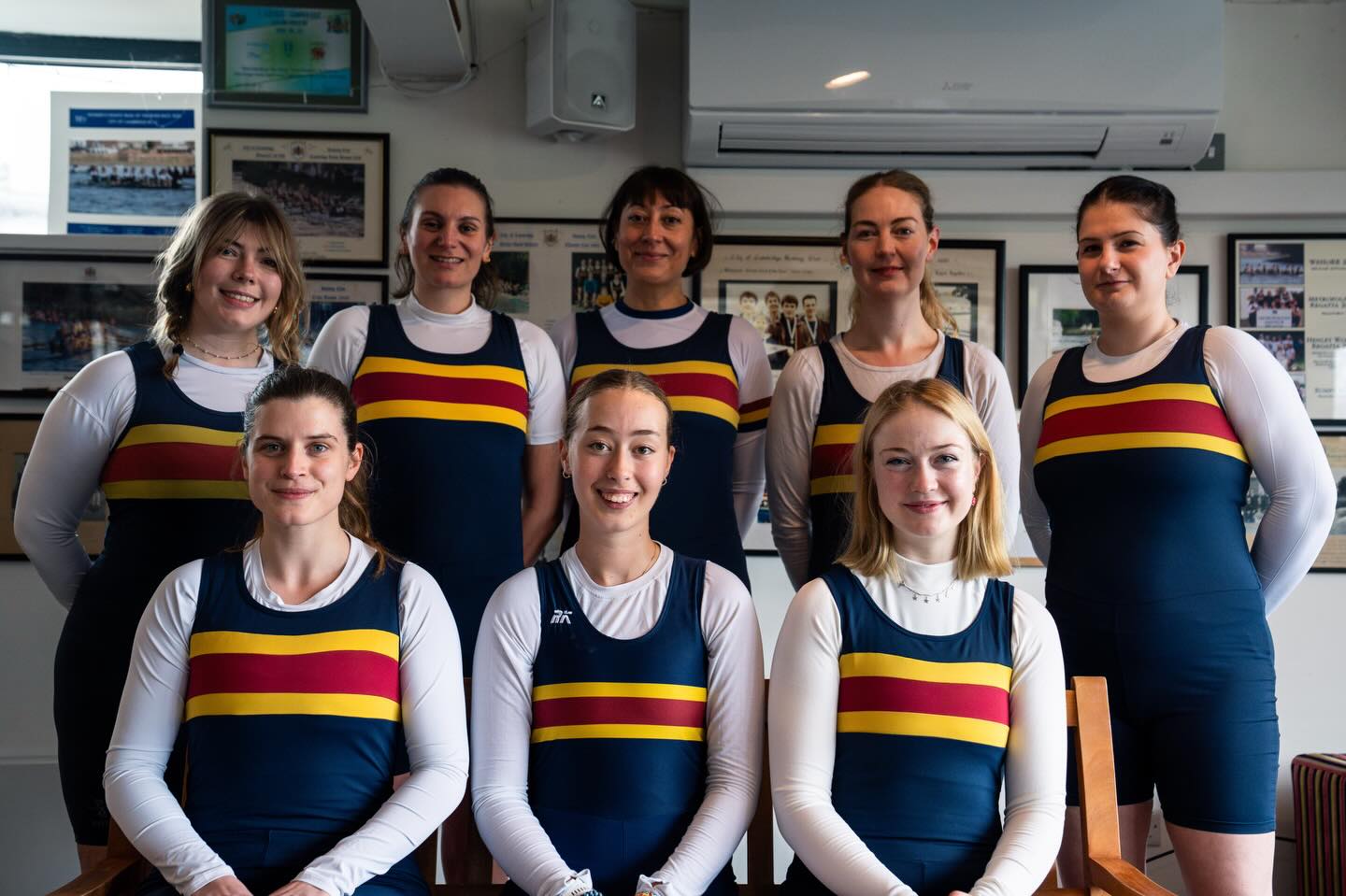 🛎️ WEHoRR crew announcement - W4 🛎️
Cox: Holly Parkes
S: Liv Hutson
7: Shannon O’Shea
6: Sarah Rosanowski
5: Bertie Trobridge
4: Mei Ling Rider
3: Heather Newton
2: Katarina Pisani
B: Sarah Evans-Hurlock
Look out for bow n°226! 🐶
Swipe for on-the-nose photoshop edit with Holly and a family picture