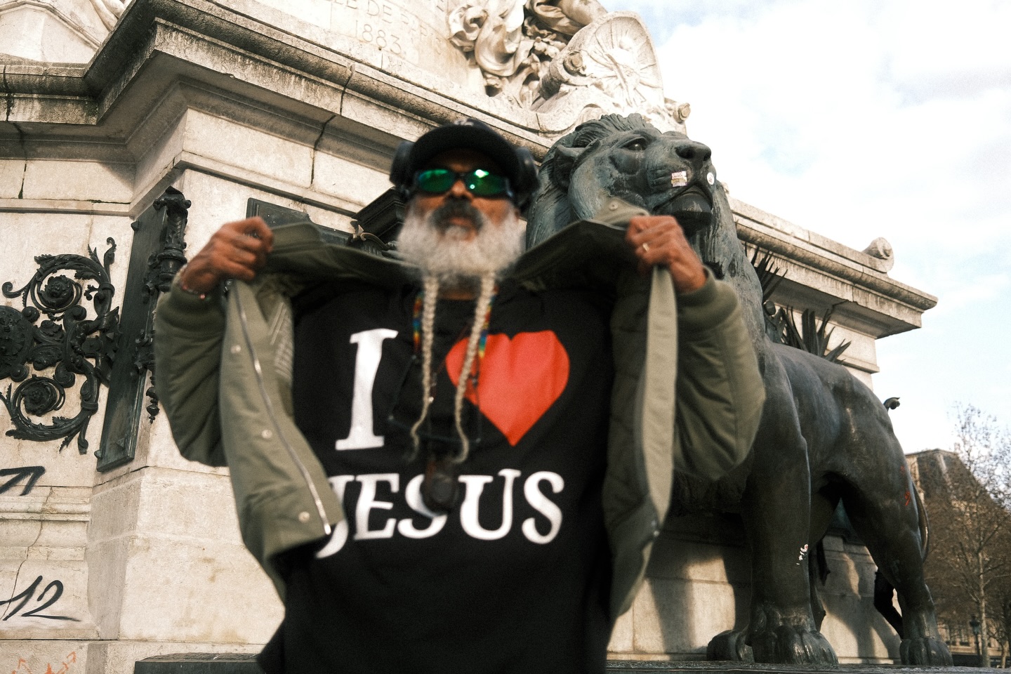 De @welcomebacktoeden e @dodalfaiataria @jubbasam representa o Grupo Ramps em Paris 26’
.
Por @juliapavin