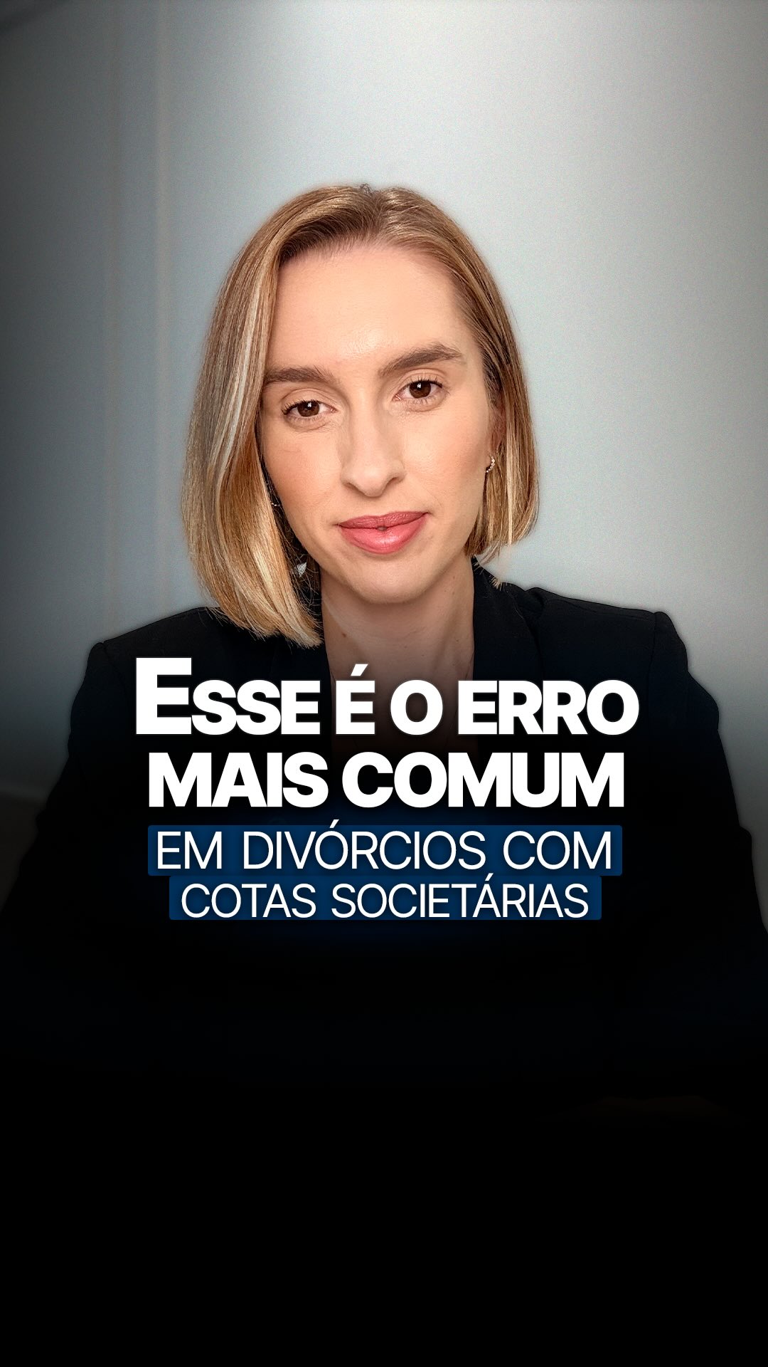 Divórcio litigioso com partilha de quotas societárias não é apenas um processo de família.
A Vara de Família reconhece o direito à meação, mas a avaliação das quotas, a metodologia de cálculo e a indenização normalmente são definidas depois, numa ação de apuração de haveres.
Quando essa distinção é ignorada, o resultado costuma ser um processo mais longo, pressão sobre a empresa e prejuízo para ambos: quem tem direito à meação demora a receber e quem precisa tocar o negócio continua convivendo com a indefinição.
Entender que existem duas dimensões no divórcio com empresa — familiar e empresarial — não é detalhe técnico.
É o que evita conflitos mais caros e demorados.
#divorcio
#direitodefamilia
#partilhadebens
#quotassocietarias
#apuracaodehaveres