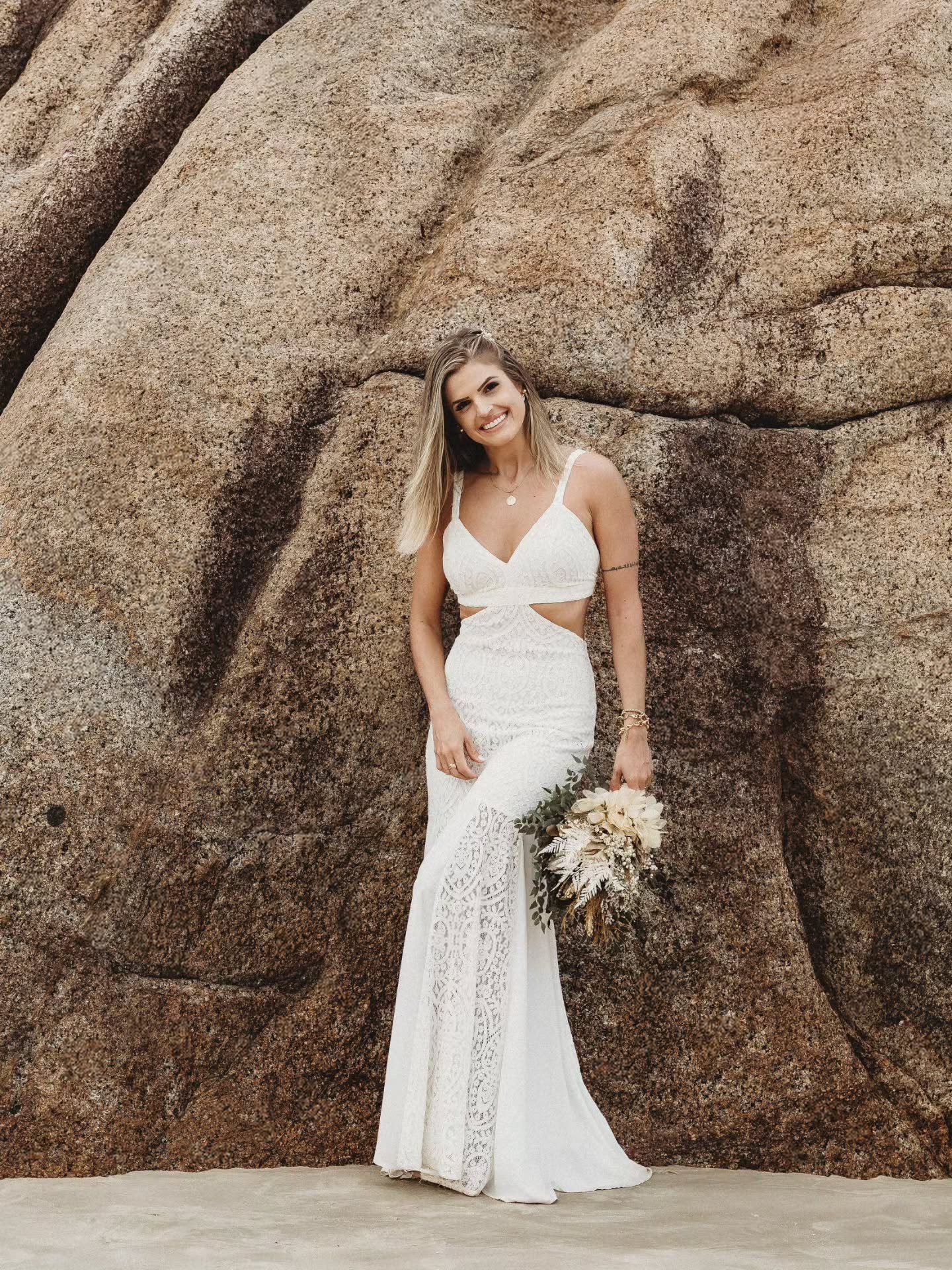 Mais do que dividir a vida, a parceria de casal significa somar forças, celebrar conquistas juntos e apoiar um ao outro nos momentos difíceis
É saber que, independentemente das circunstâncias, existe alguém disposto a caminhar junto, com amor, respeito e compromisso
Mayara e Douglas 🩷