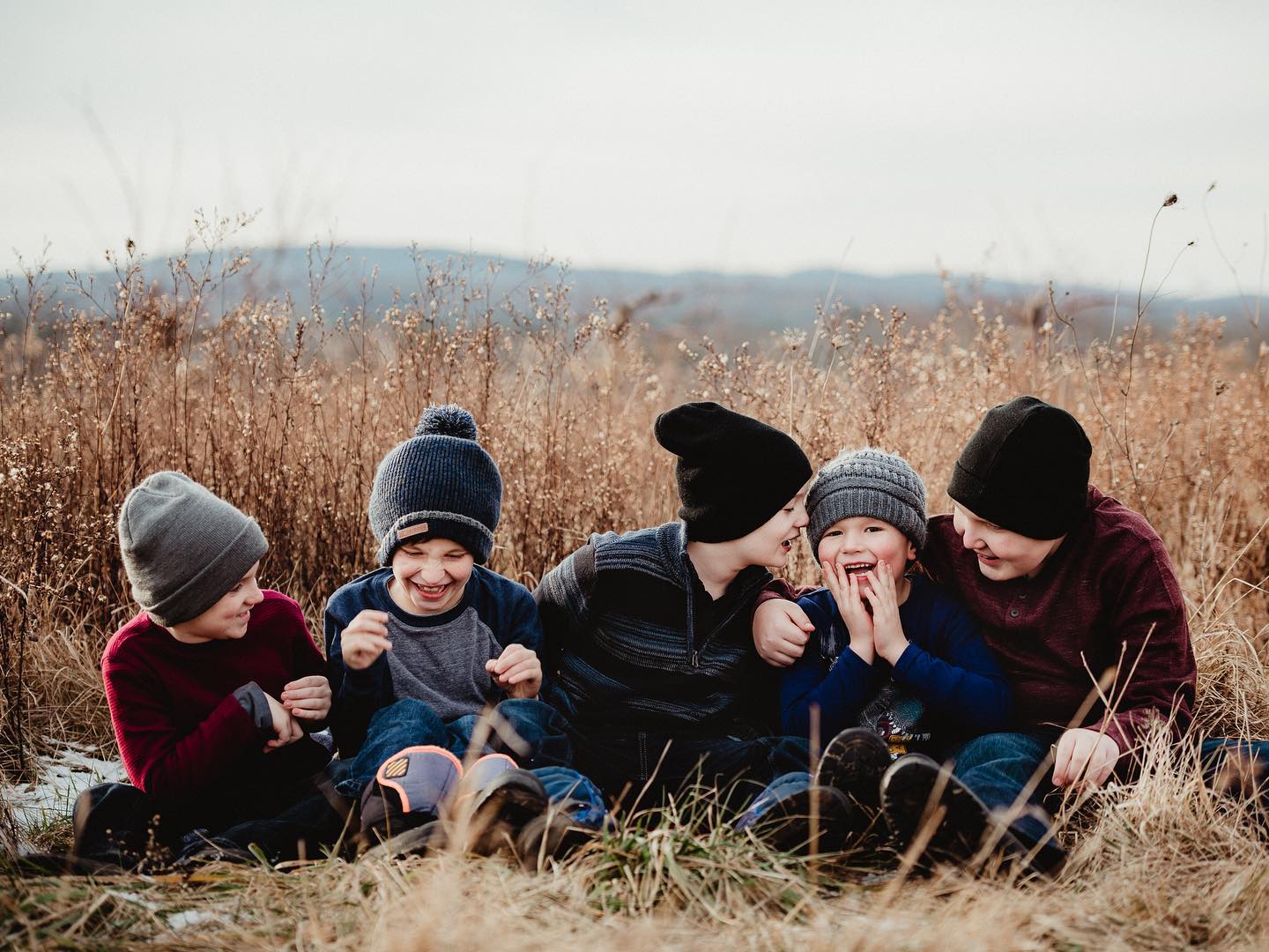 Couldn’t think of a better family to close out 2020 with! ❤️ #rochesternyphotographer #rochesternyfamilyphotographer #lifestylephotography #familysession #love #brothers