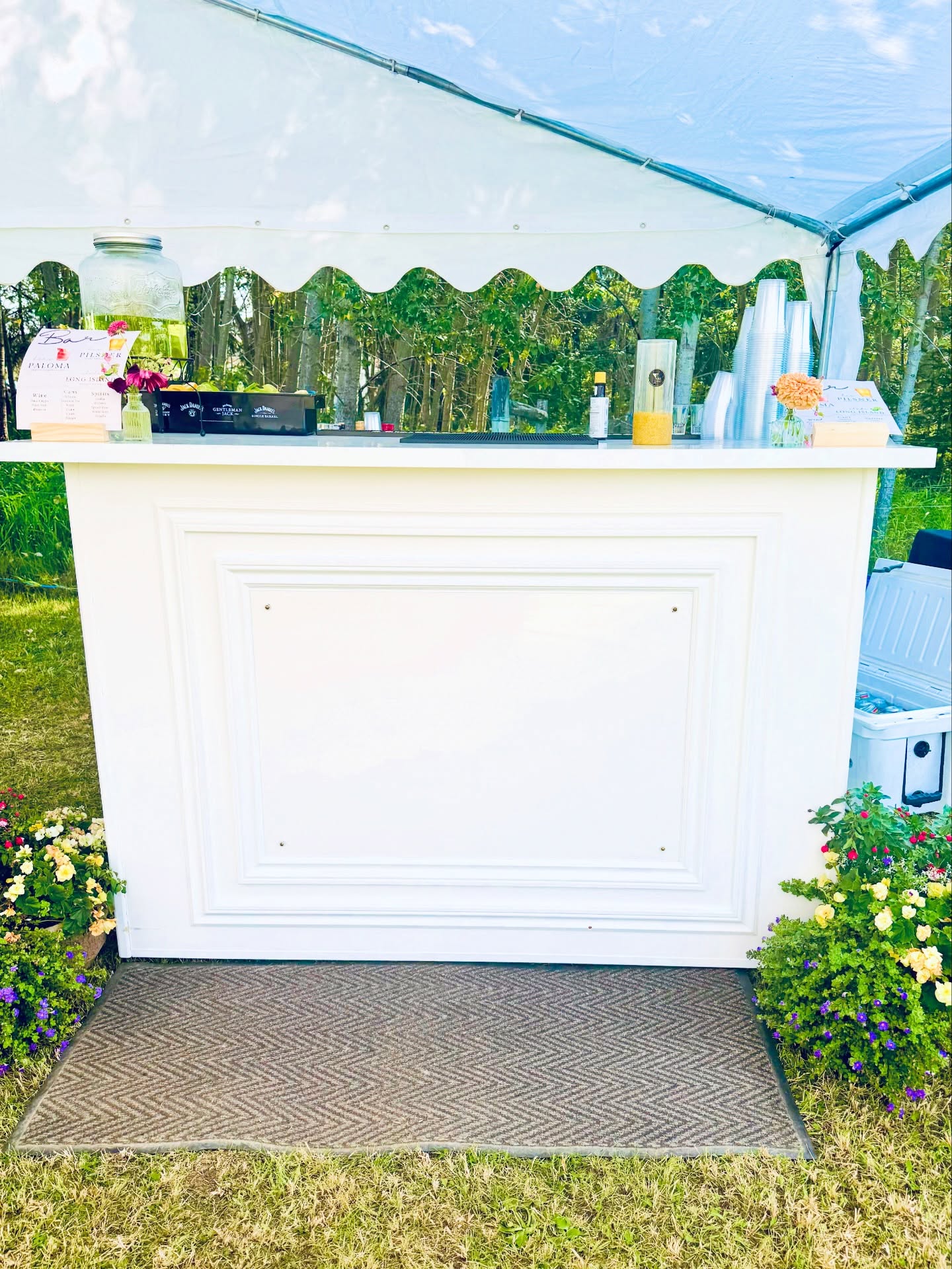 #AAAMobileBartending #WeddingBar #WeddingBartender #albertaweddingvendor