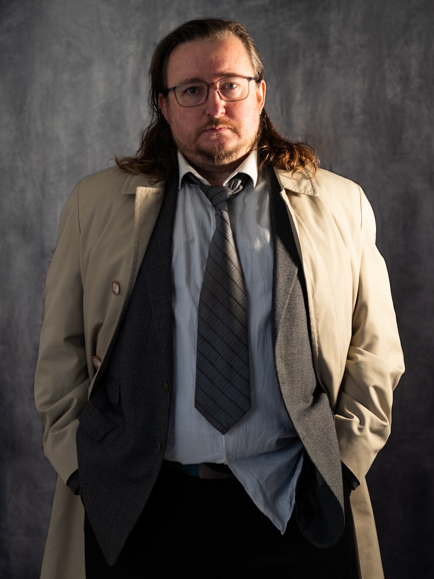 MEET THE CAST • Tupolski, played by Scott Roberts
The lead detective. Dishevelled and cold, he tries to remain detached from both victims and suspects.
🗓 21–28 March
📍 Campbell Studio Theatre, Brighton
🎟 Tickets £18
https://www.ticketsource.co.uk/brighton-hove-operatic-society/the-pillowman/e-bbgyap
Photo @njw_photostudio
#thepillowman #bhoscommunityartshub #brightontheatre #campbellstudiotheatre