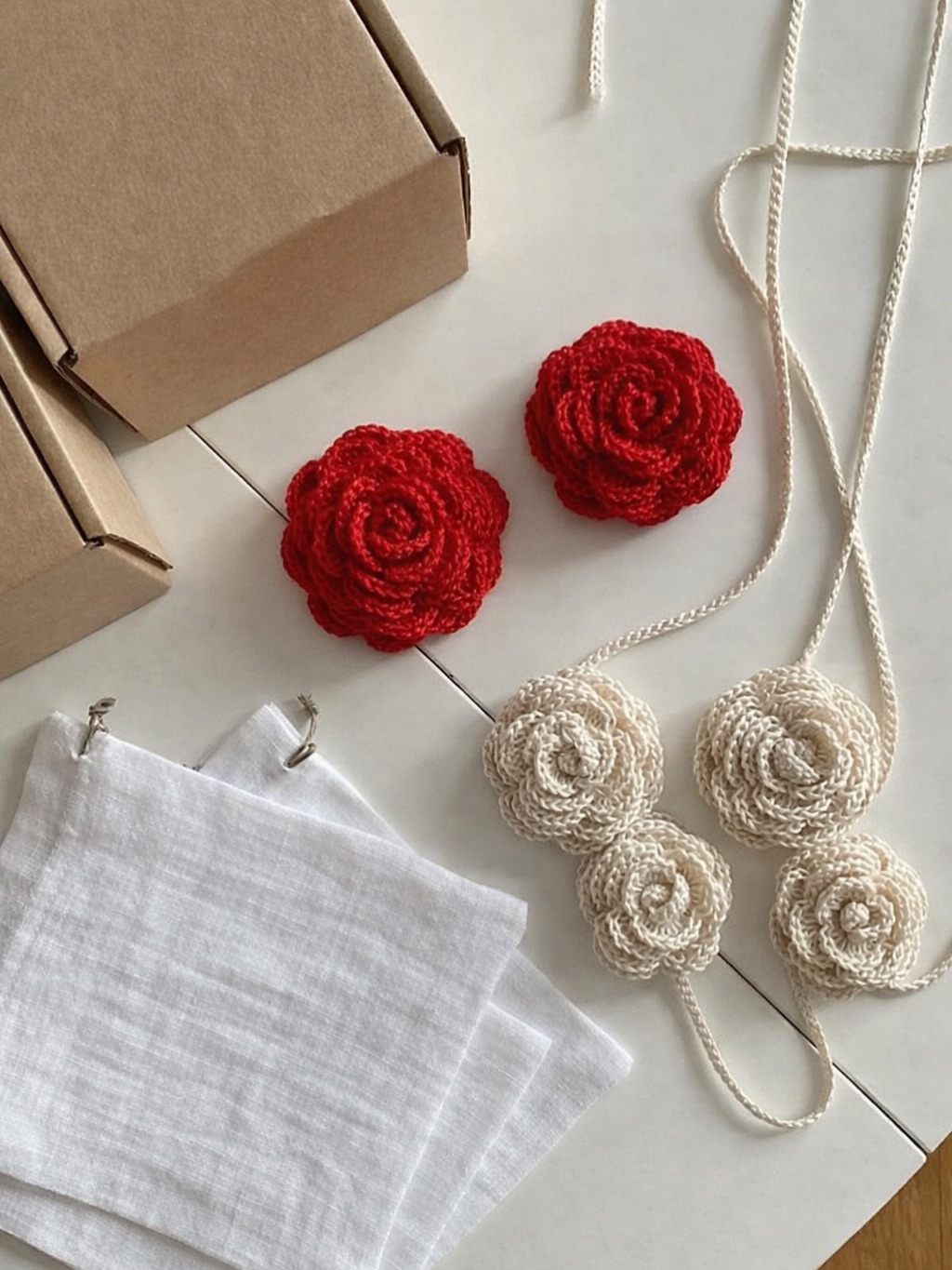 stesso fiore, mille modi di portarlo🌻
al polso, al collo o in vita.
un piccolo dettaglio che rende unico anche il look più semplice.
scrivimi in dm se vuoi creare il tuo🩷