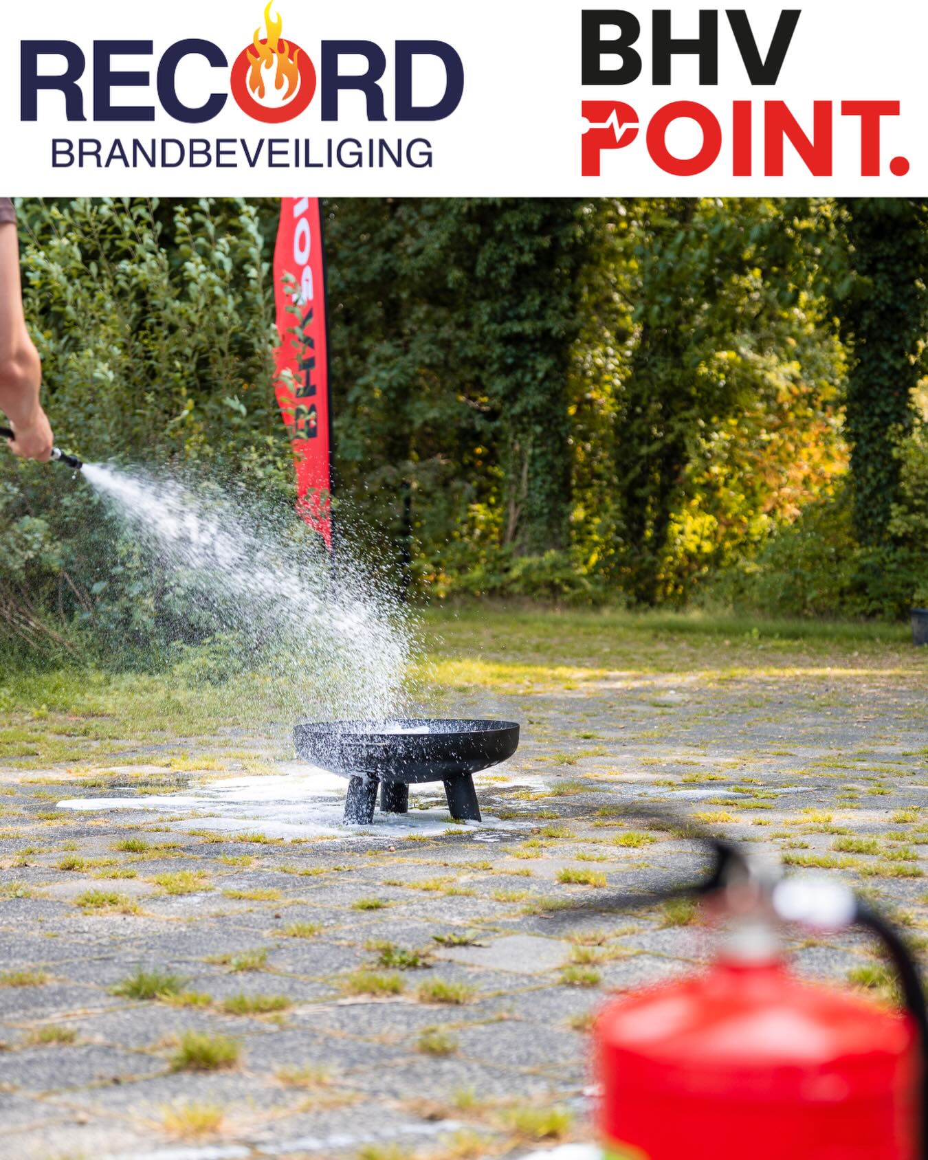 In samenwerking met RECORD Brandbeveiliging verzorgen we ook het keuren van blusmiddelen!
Samen houden we jouw bedrijf veilig en up-to-date.
Wist je dat het jaarlijks verplicht is? Regelmatig onderhoud zorgt ervoor dat alles werkt als het
erop aankomt.
Moeten jouw blussers gekeurd worden?
DM = we regelen het. Volgende week nog.
#BHV #Reanimatie #VeiligheidEerst #BHVpoint #Bedrijfsveiligheid