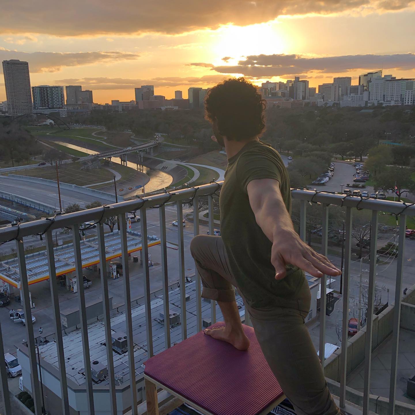 UnLock your zen with UnChair🧘♂️
Interest form in bio!
#groundedliving #movement #mobility #functionalfurniture #floorsitting #yoga #flexibility #austinentrepreneur #woodworking #hippain #kneepain #neckpain #earthing #grounding #austinyoga #fwfg #findwhatfeelsgood #workfromhome #workfromanywhere