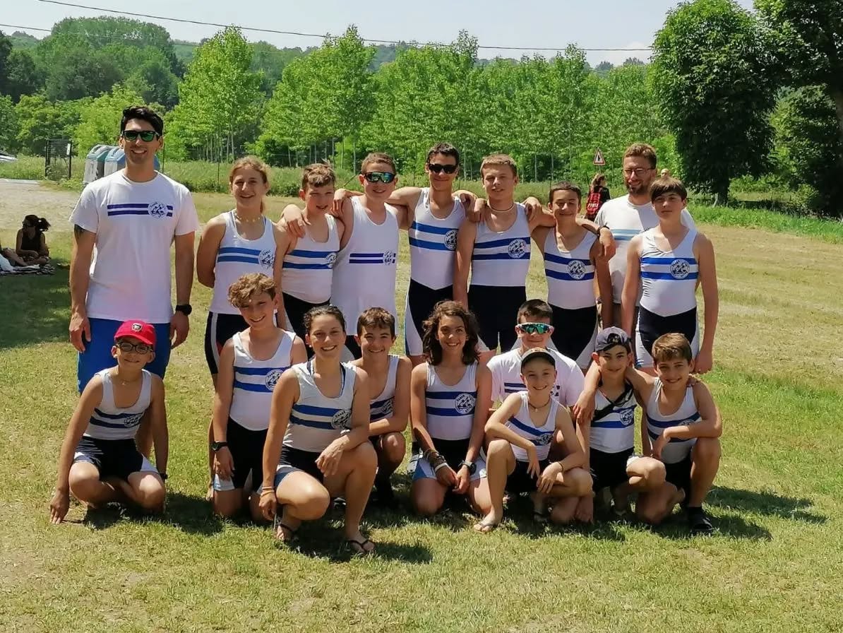Sabato 21 e Domenica 22 si è tenuta la prima prova Nazionale Nord/Centro Canoa Giovani
Il medagliere della Sestese
🥇Andrea Martelozzo, K1 CB 200m
🥇Manuel Ginocchi, K1 AB 200m
🥇Marco Pirovano
🥇Manuel Ginocchi e Marco Pirovano, K2 AB 200m
🥈 Andrea Martelozzo e Emiliano Baroncini, K2 CB 200m
🥈 Edoardo Soldà e Marco Orecchia, K2 CA 2000m
🥉Manuel Ginocchi, K1 AB 2000m
Complimenti anche a chi non è riuscito a salire sul podio.