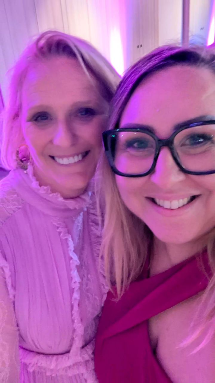 Samedi soir j'ai eu la chance d'assister au Gala @visages.de.femmes une soirée pour célébrer les femmes inspirantes d'Alsace.
@caroline_ebel_coach @virginie.diss @photo_touch_miroir