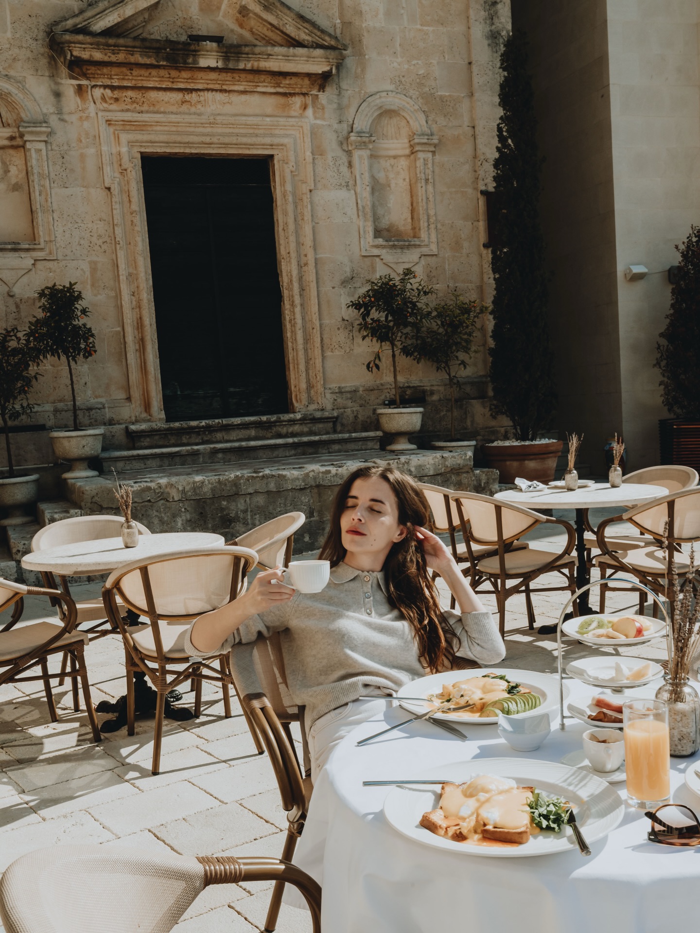 Zli jezici ne znaju da se iza mog potencijalnog “Slow breakfast, slow morning” captiona krije omanji nervni slom jer se dron update-ovao baš kada je sunce bilo pod određenim uglom. No dobro.
Slow breakfast, slow morning - na @heritagegrandperast način 🤍