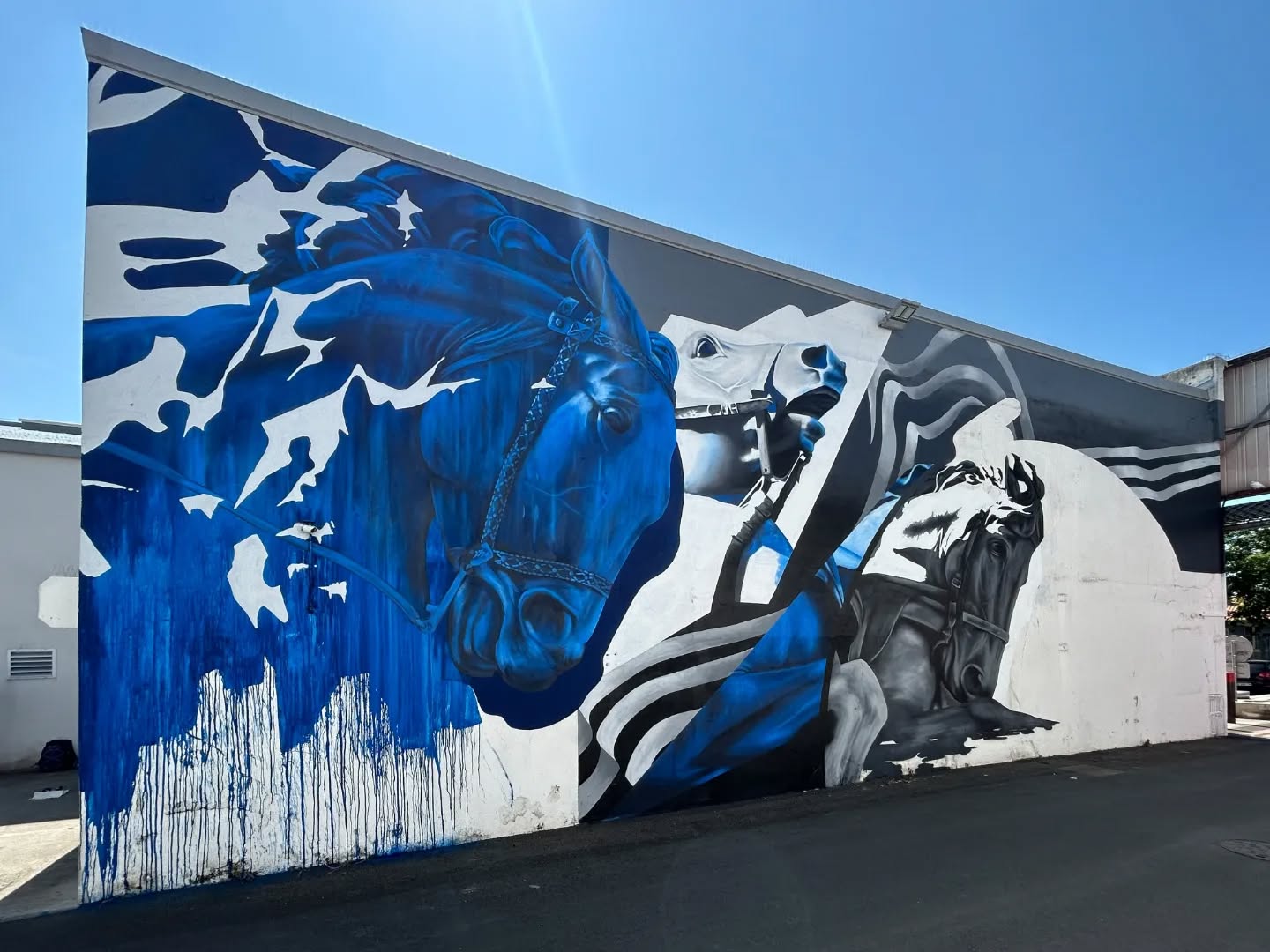 Triumvirat 2
@asso_lord
It's so much fun to paint big walls. Many thanks to @sery_oner and his team. Also to @_kotal_khan_aztek_ @gosp_ds and @shar_eins for the experience together. Hopefully again soon.