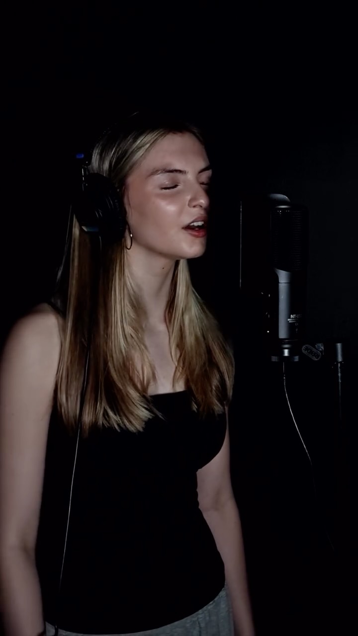CopperLIVE🎙️
A little throwback from our production of Hadestown Teen Edition which was over two months ago 🌹
🎤 Lottie
🎶 Flowers - Hadestown
#CopperStudios #MusicalTheatre #VocalCoaching
