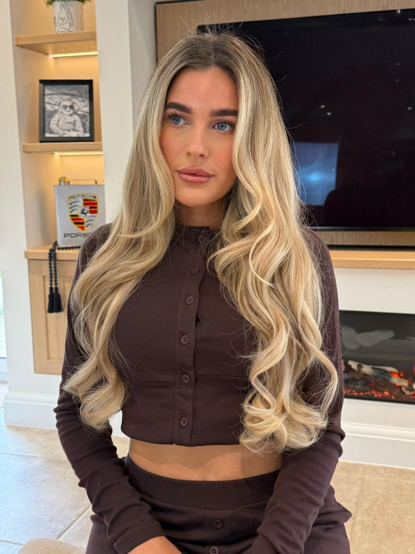 Her hair so big it’s full of secrets👸🏼🤫
Shop this look Today, 10% off your first purchase!!