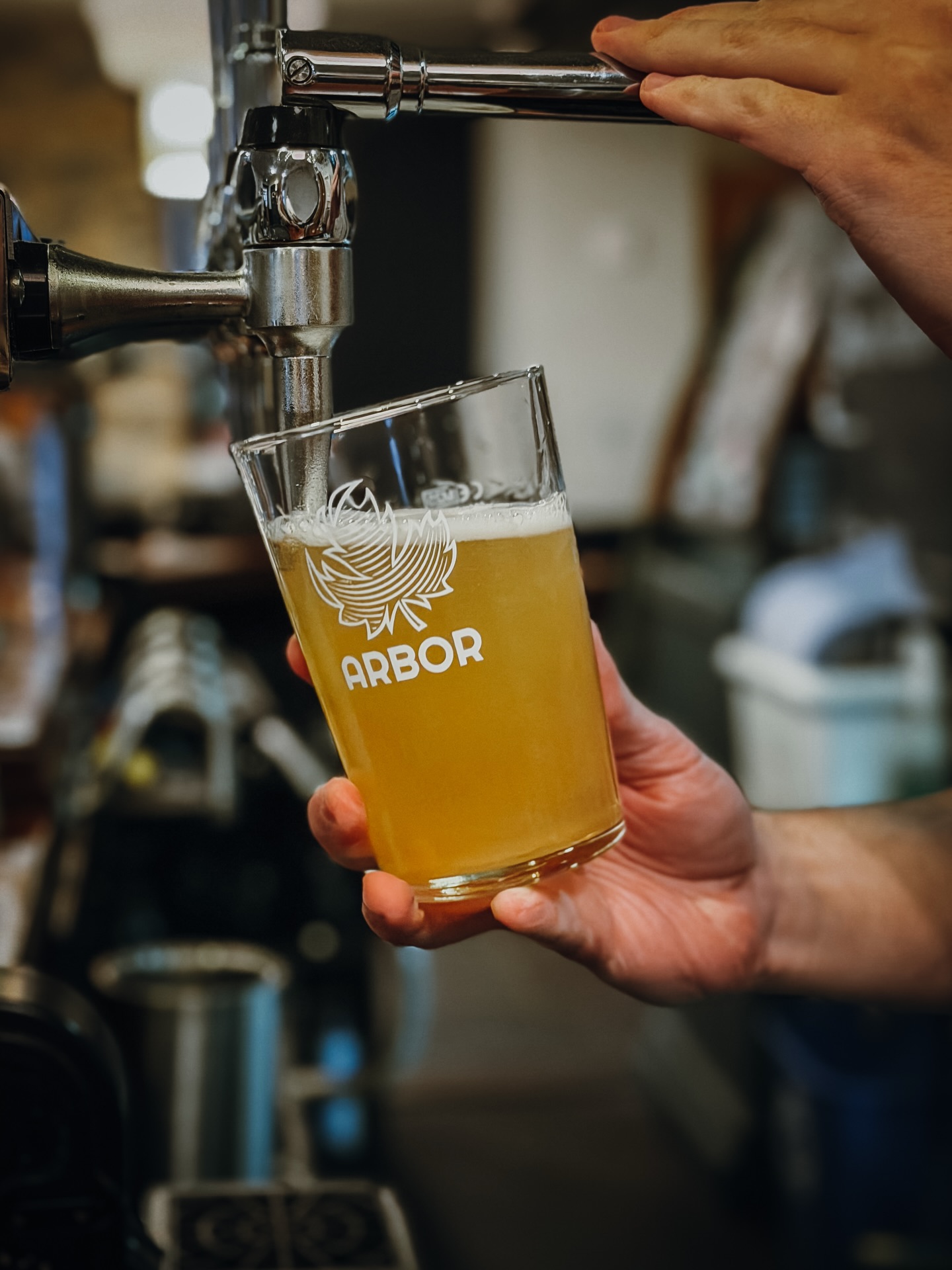 Can we tempt you with a crisp pint at The Queens? 😎🍻