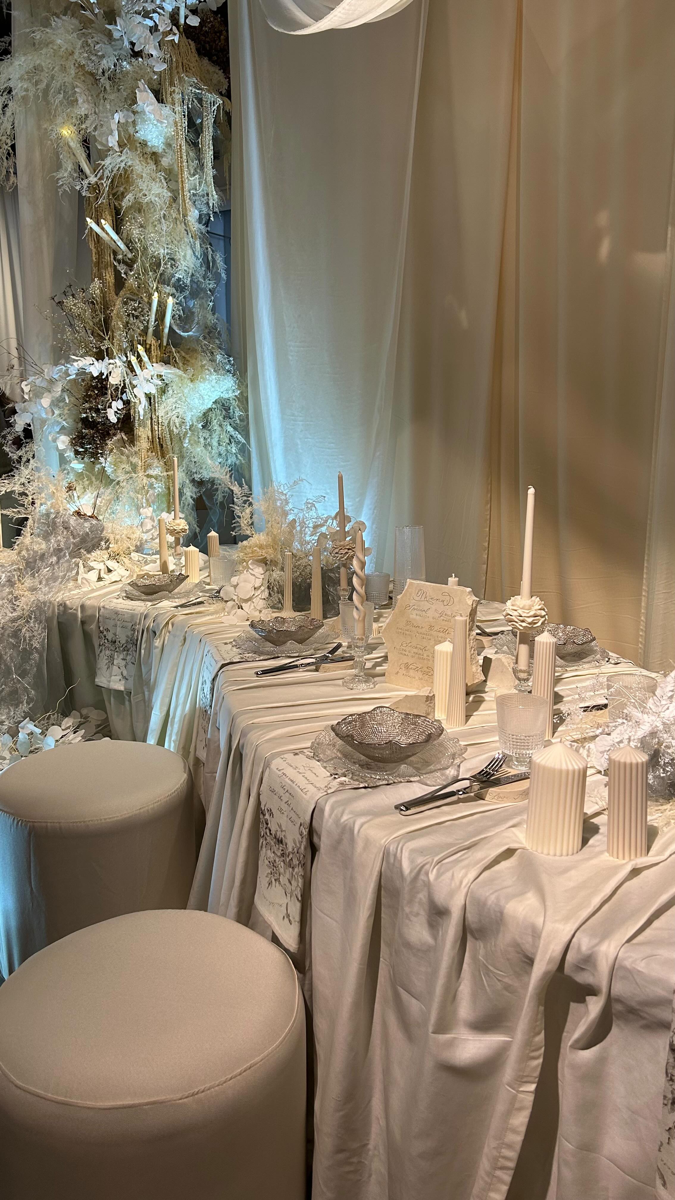 Grazie @theloveaffairmi per questa full immersion di bellezza ed eleganza ✨
L'esperienza di quest'anno in Paradiso ☁️ è stata a dir poco meravigliosa e sono stati particolarmente di ispirazione: @eniabeni @creoatmosfere @dhgshop_partyplanner @florele_flowerdesigner @v.f_art_design @bolt_officina_candles @il_lapis @thearchivio.rental @lampalampa.design @travelounge.it @agneseroncaglia.atelier @cutandpaste_lab @mincarto @ilprofumodifiori @lejourduoui @fiorevero_official @andreagilberti_studio @carolinastefanoni_ @tenuta_cortevittoria @nicola.debartolo @vincenzocaseus @sarajane.weddings @lovisolo_ricevimenti @tablesetrentals @adelaidemossinaweddingph @lafavorista @nicolobrunelli_wedding
______
#BeigeCommunication #TheLoveAffair2026 #TheLoveAffairMi