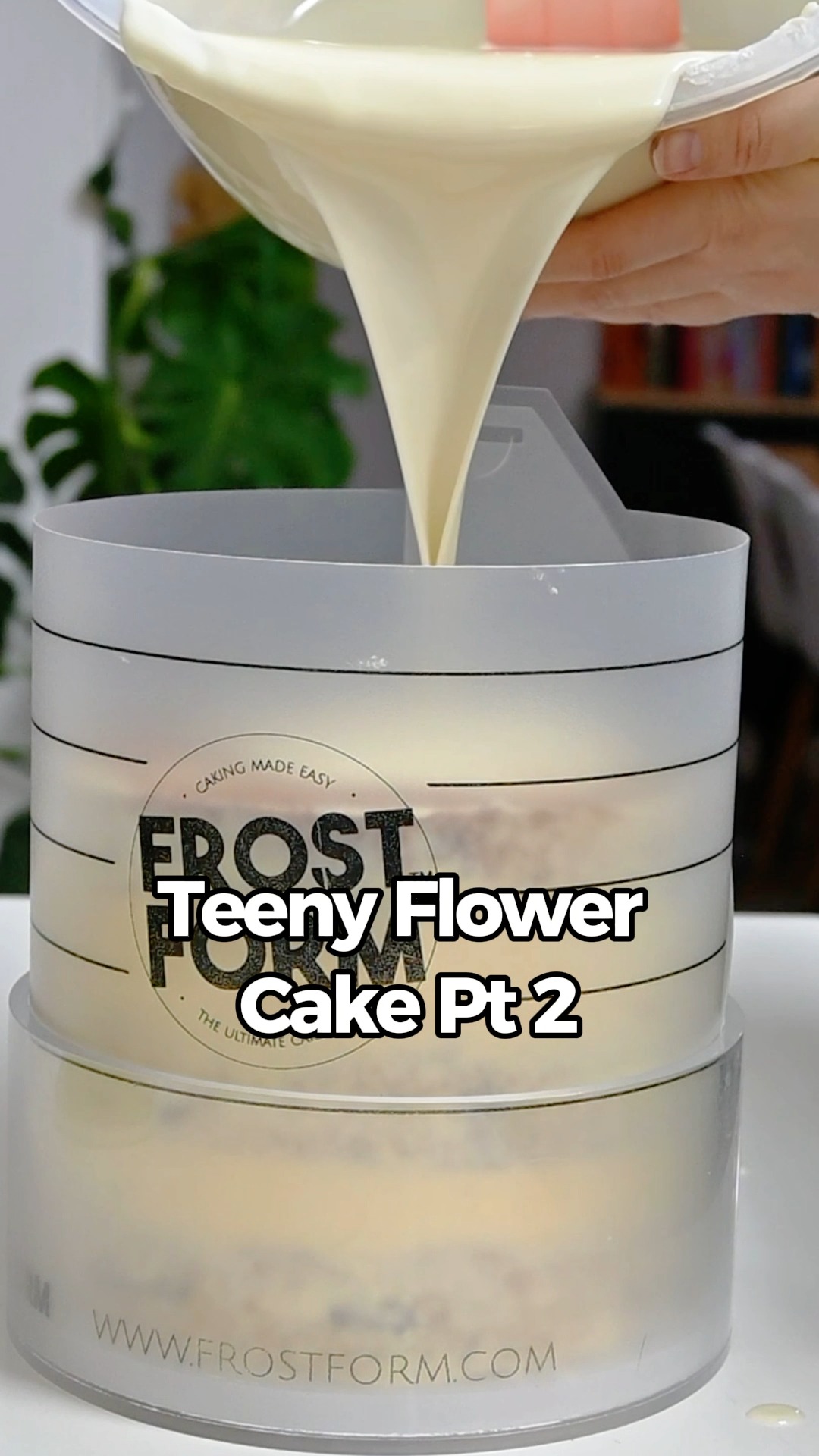 White ganache pour = instant elegance ๐ค
#GanachePour #CakeProcess #MinimalCake #ButtercreamCake #CustomCake #CakeDecorating #CyprusBaker