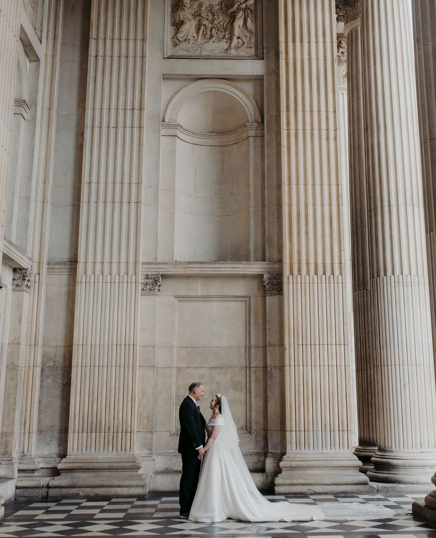 A wedding beneath the magnificent dome of St Paul’s Cathedral, one of London’s most iconic and breathtaking backdrops. Victoria & Robert’s day was filled with elegance, history, and unforgettable moments, perfectly captured by @fayegreenphoto 🤍
.
.
.
#luxurybridalhair #luxurybridalmakeup #luxurybeauty #luxurybridalbeauty #luxuryweddingmakeup #luxuryweddinghairstyling #klluxebeauty #luxuryweddinghairstylist #weddinghairstylist #bridalhairandmakeup
#luxewedding #luxebride #stpaulswedding #centrallondonwedding