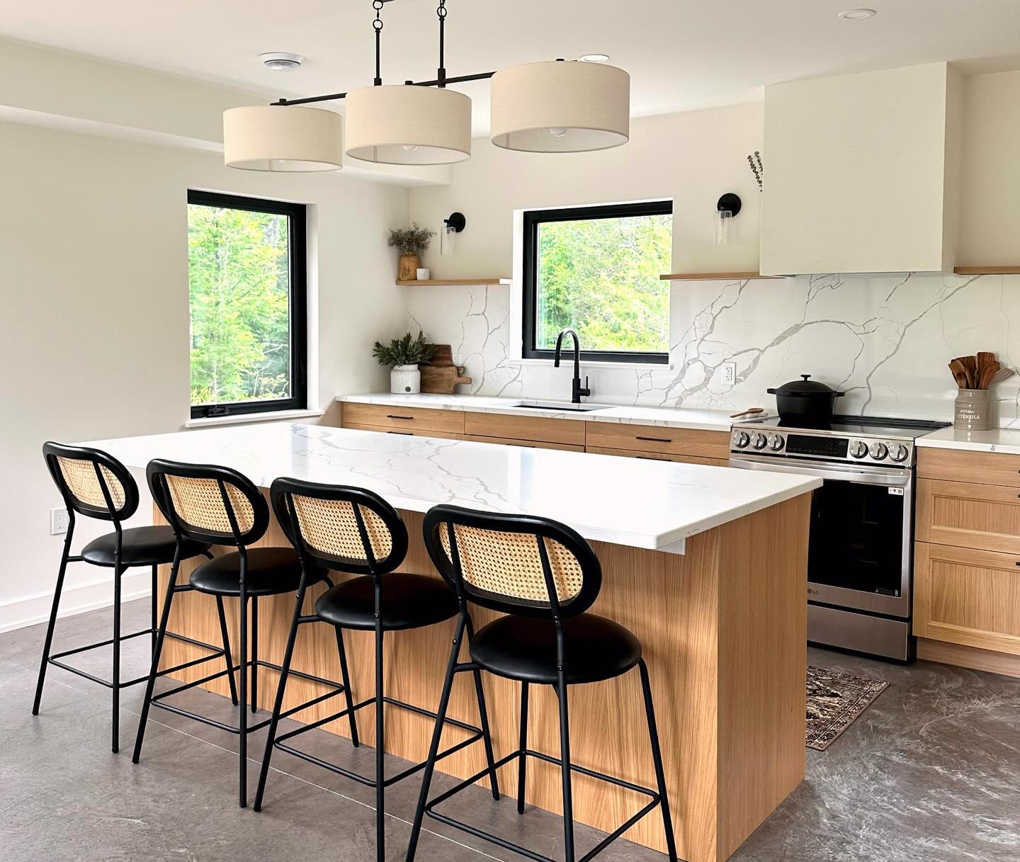 Simple but elegant - love how the concrete floors turned out as well!!
#kingstonontario #kitchendesign #interiordesign