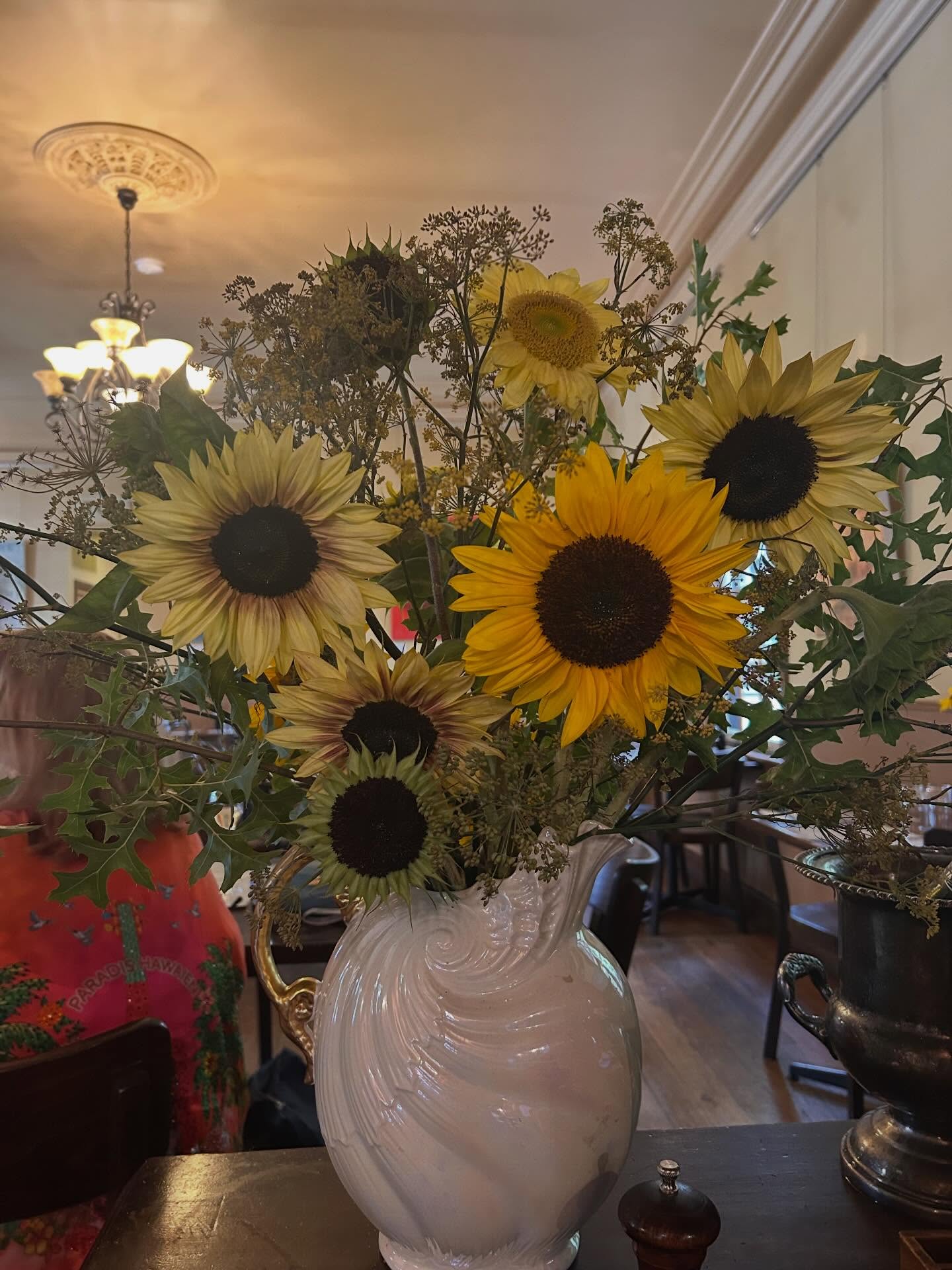 Thought we’d share some beauty tips. We have had so many people ask where we get our stunning flowers from, that we are making it public knowledge. You’re welcome.
You can contact @redhousefarm_trentham directly for a personalised bunch of beauty, or pop in to @rubygoosefoods Saturday mornings to grab a posy.
#supportlocal #trentham3458
#autumnalflowers