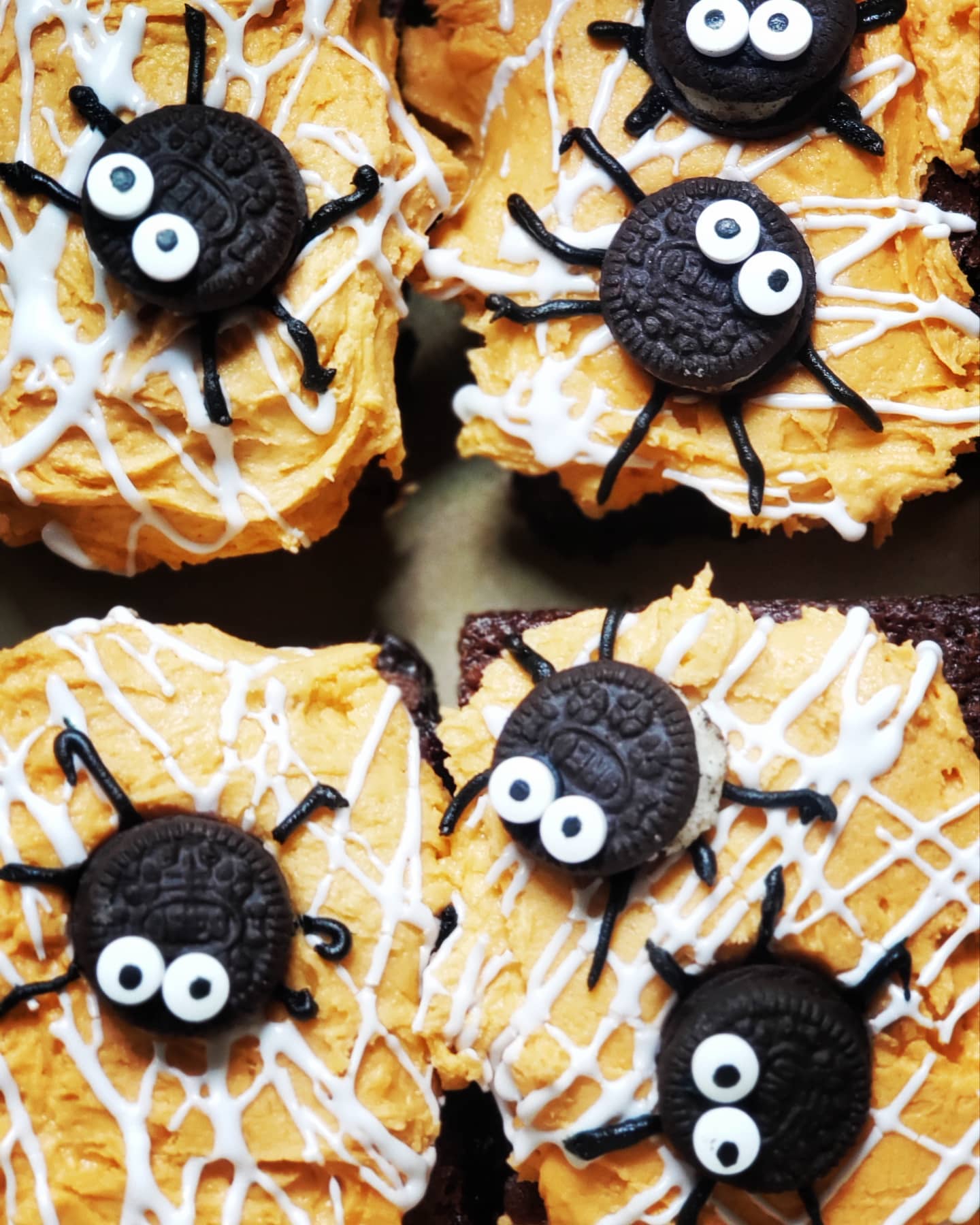 Creepy Crawlies for Halloween fun - Brownie edition.
1. Googey peanut butter whiskey brownies with a peanut butter whiskey frosting. Decorated with mini oreos.
2.irish whiskey and bailey's Frankenstein Brownies
#alcoholincluded
#drunkendesserts
#boozydesserts #halloween #brownies #whiskeylover