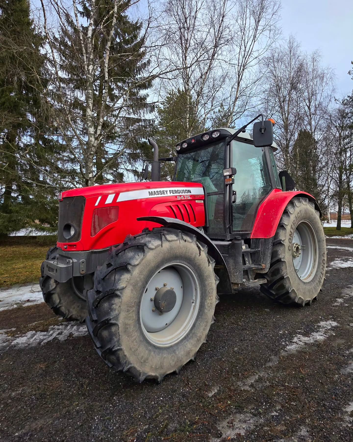 EFIX eSteer 10 toimitettiin asennettuna asiakkaan Ferguun! 💪 Tätäkin automaattiohjausta käytetään kahdessa eri traktorissa siirtosarjan avulla. Siirtoa nopeuttamaan asensimme valmistamamme pikakiinnikkeen vastaanottimelle. 🤝
Tähän koneeseen asennettiin:
✅️ EFIX eSteer 10 - automaattiohjauspaketti
✅️ Mallikohtainen asennussarja, moottori- ja vastaanottimen pikakiinnikkeellä
✅️ Ohjauskulman anturi
✅️ Aktivointikytkinsarja
#efixag #agronav #automaattiohjaus #masseyferguson #rtk