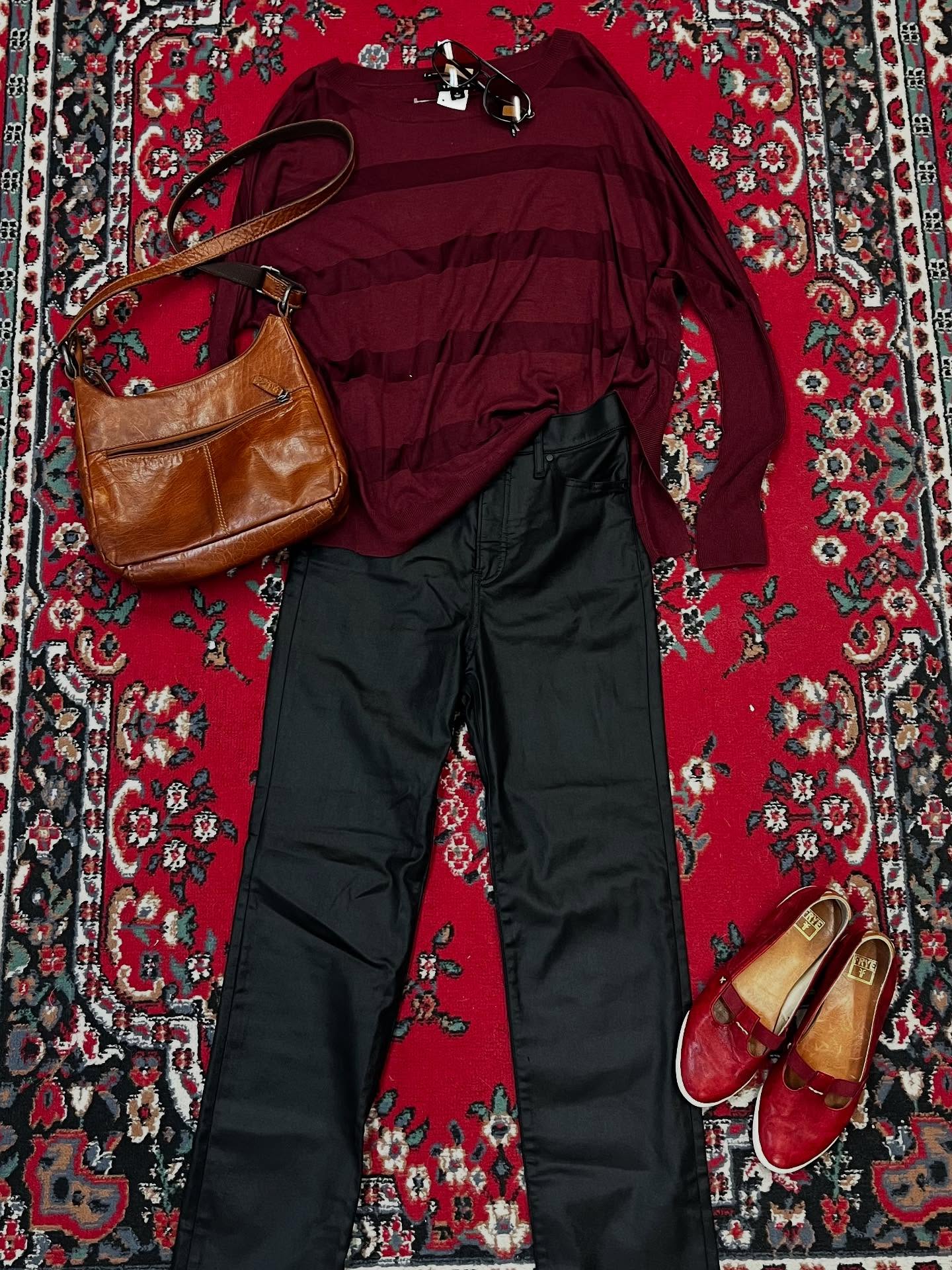 Another fun look from Sara-Ann! #couchsaleswithldr #ldrstaffpicks
DETAILS:
jack georges brown leather crossbody -26.00
fyre red leather mary jane’s 7.5-39.00
express black wax wash jeans 4-18.00
trouvé nwt burgundy semi sheer stripe long sleeve m- 24.00
black/amber sunnies -21.00