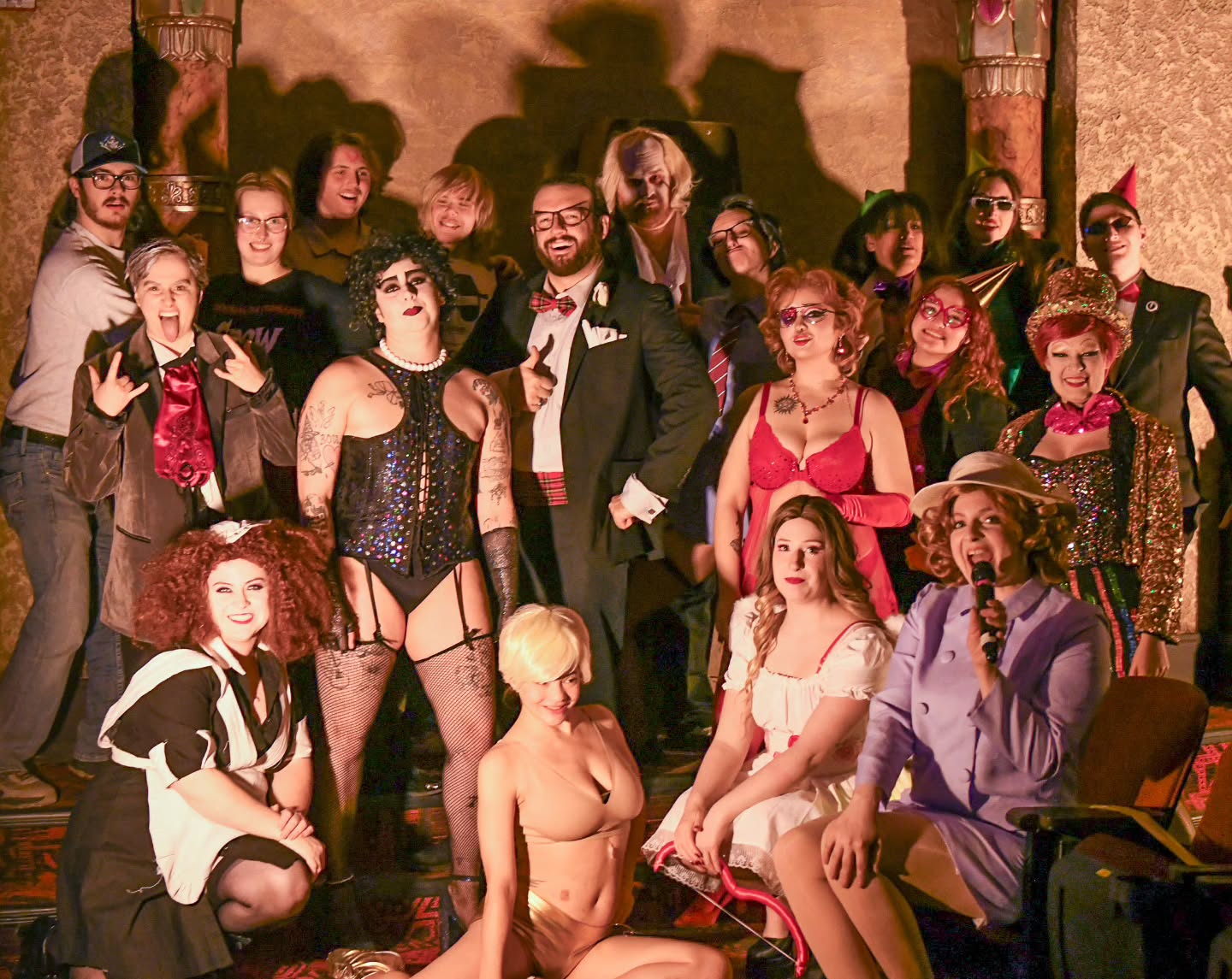 Thank you to everyone who came out to our February show! Thanks to everyone who visited our merch table we were able to donate $344 to the Hamline Midway Coalition to help those affected by Ice in Minnesota!
#sensualdaydreams #shadowcast #fuckice