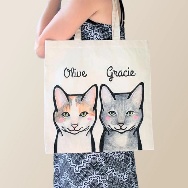 Yep we do pet portrait hoops but did you know we can also do tote bags?? Here's a few photos of past happy customers 🐾