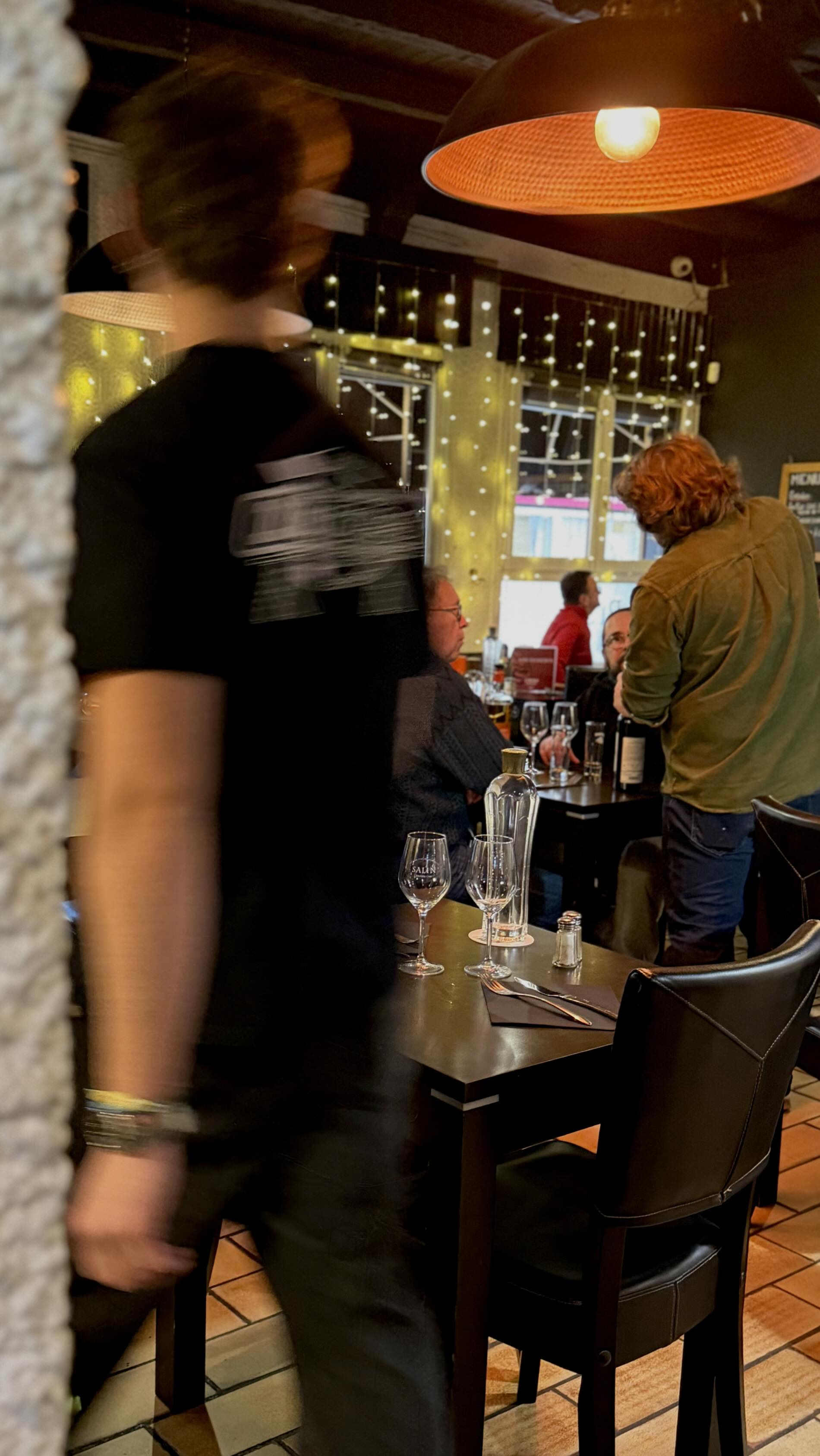 Jules notre serveur beaucoup trop à l’aise avec son patron… 😅🔥
🍽 Cuisine familiale
📍 434 Rte de Toulouse, Bègles ⏱ Ouvert du mardi au vendredi midi et soir
le samedi uniquement le midi
#Begles #quoifaireabordeaux
#reelsrestaurant
#Piccolo #piccolorestaurant