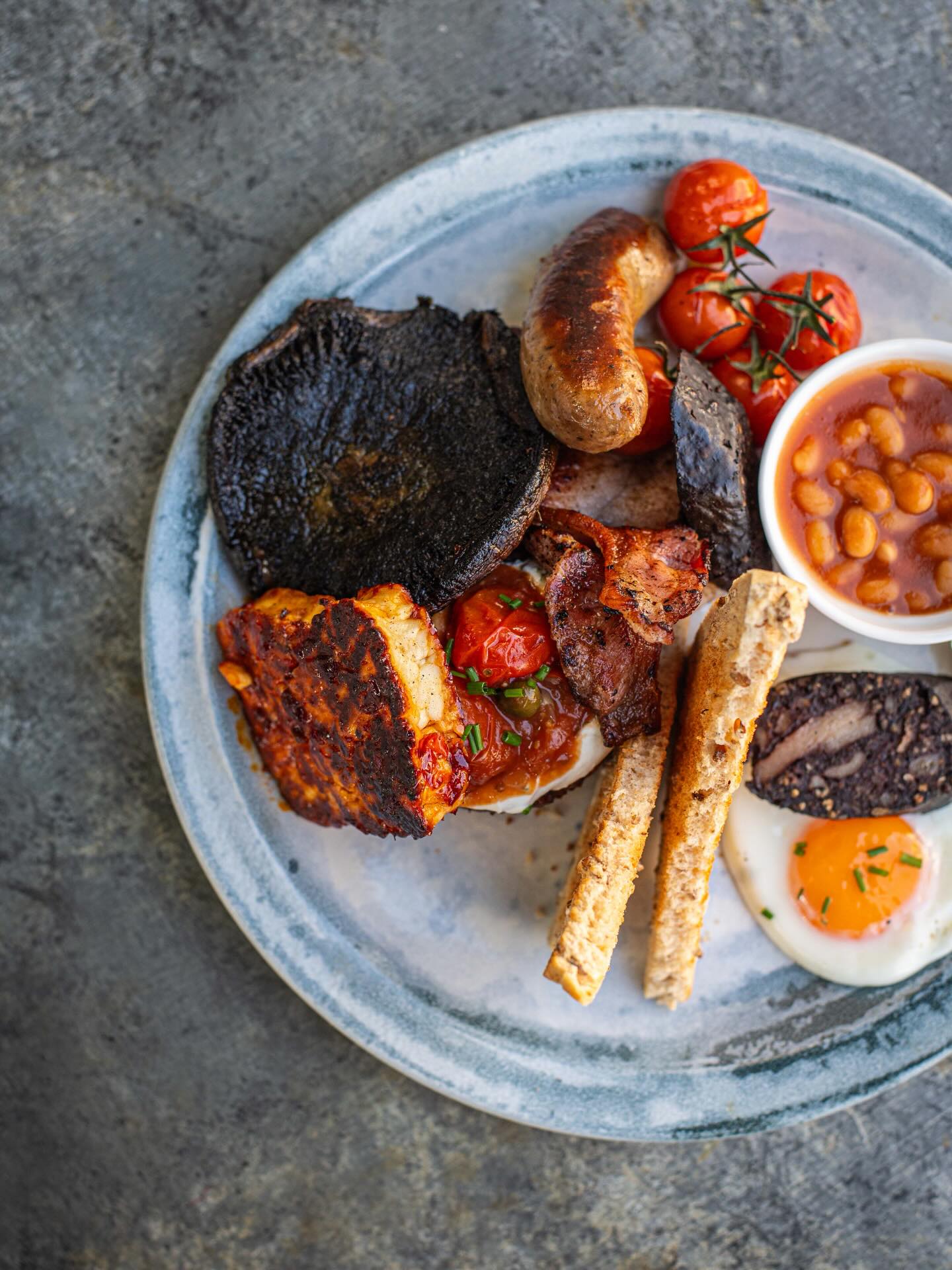 Mother’s Day at Avonfield 🌸
Join us this Sunday 15th March to celebrate Mother’s Day at Avonfield.
We’ll be open as usual, serving our regular Sunday menu, with something for everyone to enjoy.
☀️ Opening hours:
• Doors open at 9am for our early breakfast lovers
• Kitchen closes at 3pm
• Cafe closes at 4pm
If you need any help finding a table, please speak to a member of our team and we’ll be happy to help.
We can’t wait to celebrate with you all 🩷