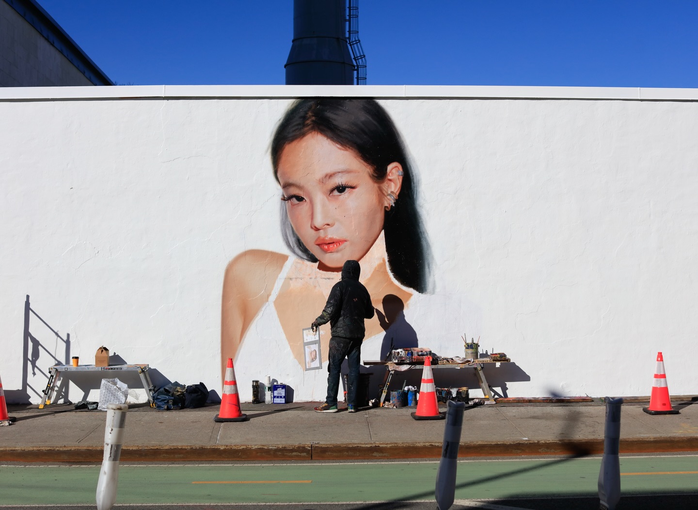 @chanelofficial takeover ⋆˚✿˖° ₊ ⊹ ♡ 💍 @jennierubyjane @gracieabrams @akonchangkou @mona_tougaard
🏷️
.
.
.
.
#overallmurals #trusttheprocess #killthepixel #handpaint #coasttocoast