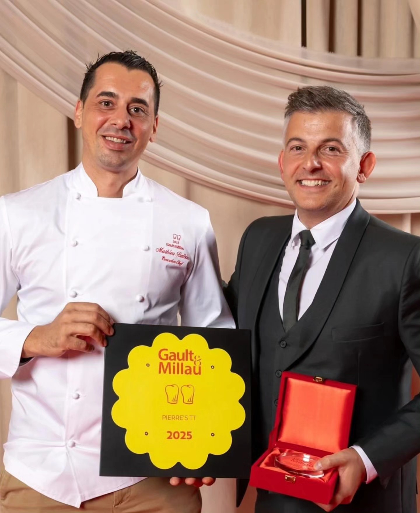 We are excited to share that we have once again been awarded the esteemed "two-toque" status at the @gaultmillauuae Awards 2025!
Under the leadership of 3-Michelin-Starred Chef Pierre Gagnaire, alongside General Restaurants Manager Hervé Lorit, Chef de Cuisine Mathieu Balbino, and the entire dedicated team at Pierre’s TT, we continue to push boundaries in the culinary world with exceptional cuisine and service that define the highest standards of excellence.
Thank you for your continued support. We can't wait to welcome you to Pierre’s TT, where an unforgettable dining experience awaits.
#pierrestt #gaultmillau #gaultmillauuae #gaultmillauuae25 #uae #dubai #middleeast #food #foodie #instafood #instagood #eat #restaurant #restaurants #finedining #shortlist #awards