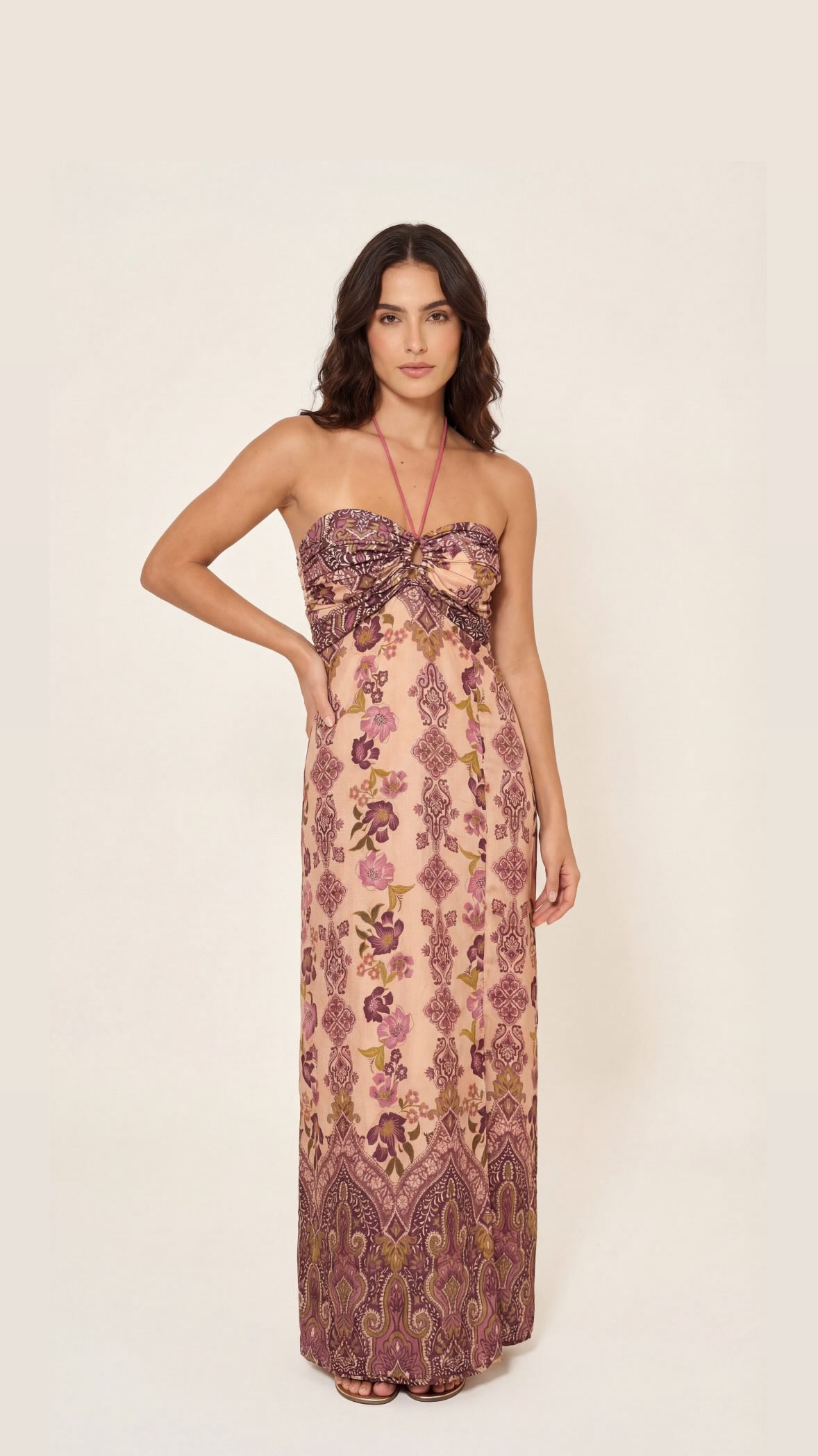 O vestido BLOSSOM que transforma qualquer look.
Leve, autoral e cheio de presença — perfeito do dia à noite.
Peça única que resolve o visual com estilo e elegância.
Disponível no site. Edição limitada, sem reposição.
www.cailla.com.br 🖤