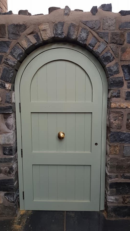 STUCK FOR SPACE
OUR SLIDING DOOR SYSTEM HELPS
Crafted for gardens that deserve more.
Clean lines. Built to last.
This isn’t just storage – it’s a statement piece.
Designed and handmade in the UK 🇬🇧
www.thebinstorecompany.co.uk
DM us to start your bespoke build.
#GardenDesign #LuxuryGarden #OutdoorLiving #BespokeJoinery #GardenStorage