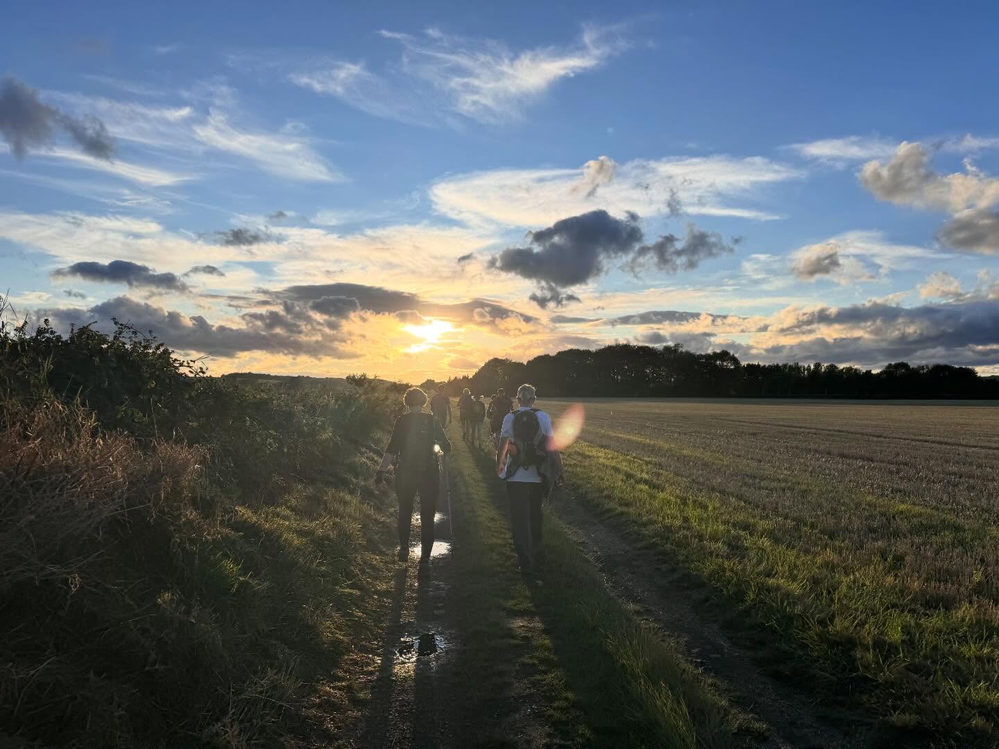 🌿 𝐒𝐩𝐫𝐢𝐧𝐠 𝐢𝐬 𝐡𝐞𝐫𝐞, 𝐭𝐡𝐞 𝐩𝐞𝐫𝐟𝐞𝐜𝐭 𝐭𝐢𝐦𝐞 𝐭𝐨 𝐠𝐞𝐭 𝐨𝐮𝐭𝐝𝐨𝐨𝐫𝐬!
𝐘𝐨𝐫𝐤𝐢𝐞 𝐓𝐚𝐥𝐤𝐢𝐞𝐬 𝐎𝐮𝐭𝐝𝐨𝐨𝐫𝐬 is a 5⭐ rated outdoor activity business offering guided walks, paddle boarding, road/trail running, UK trips, navigation courses, challenges and private events.
🥾 𝐄𝐯𝐞𝐧𝐢𝐧𝐠 𝐖𝐚𝐥𝐤 𝐒𝐞𝐫𝐢𝐞𝐬 𝐬𝐭𝐚𝐫𝐭𝐬 𝟏𝐬𝐭 𝐀𝐩𝐫𝐢𝐥
🏄♀️