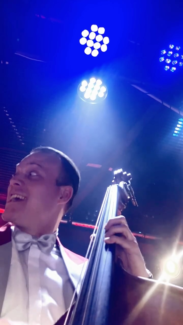 My almost daily workout routine at the “Ahoi” show.
Every Wednesday to Sunday until July 19th with The Swing Dance Orchestra at @wintergartenberlin.
@theswinginhermlins
#swing #ahoi #bass #varieté #1930s