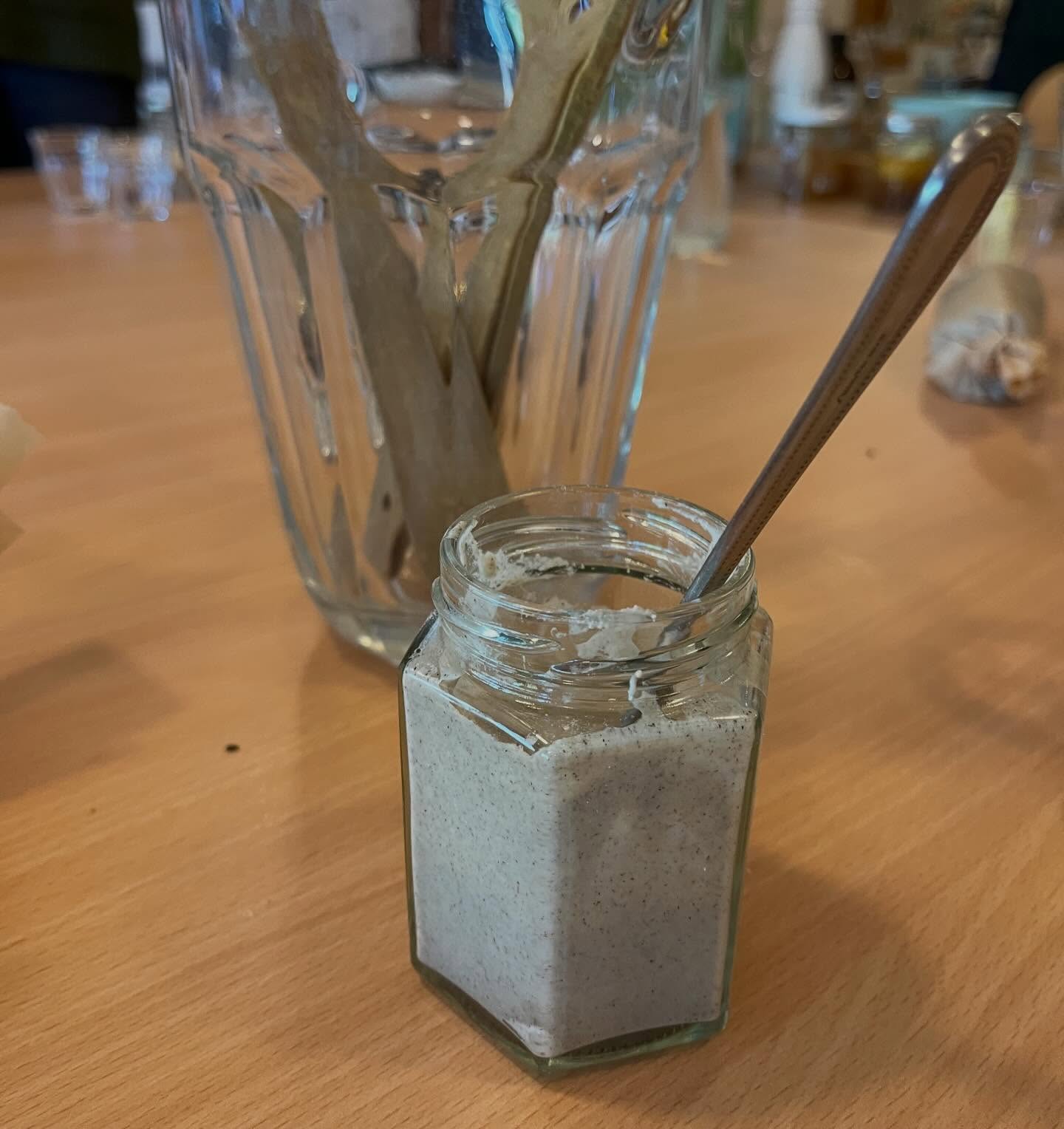 Meet Bucky, my buckwheat sourdough starter for cakes and bakes! Thank you @dethample for sharing the Bucky love, tips and tasting. I love your energy and knowledge.
The bacteria in the sourdough starter will help the grains breakdown, that’s probably why some people find sourdough easier to digest. I love buckwheat so I’m going to expand my repertoire from just making buckwheat crepes.
#sourdough #baking #cakes #microbiome #buckwheat