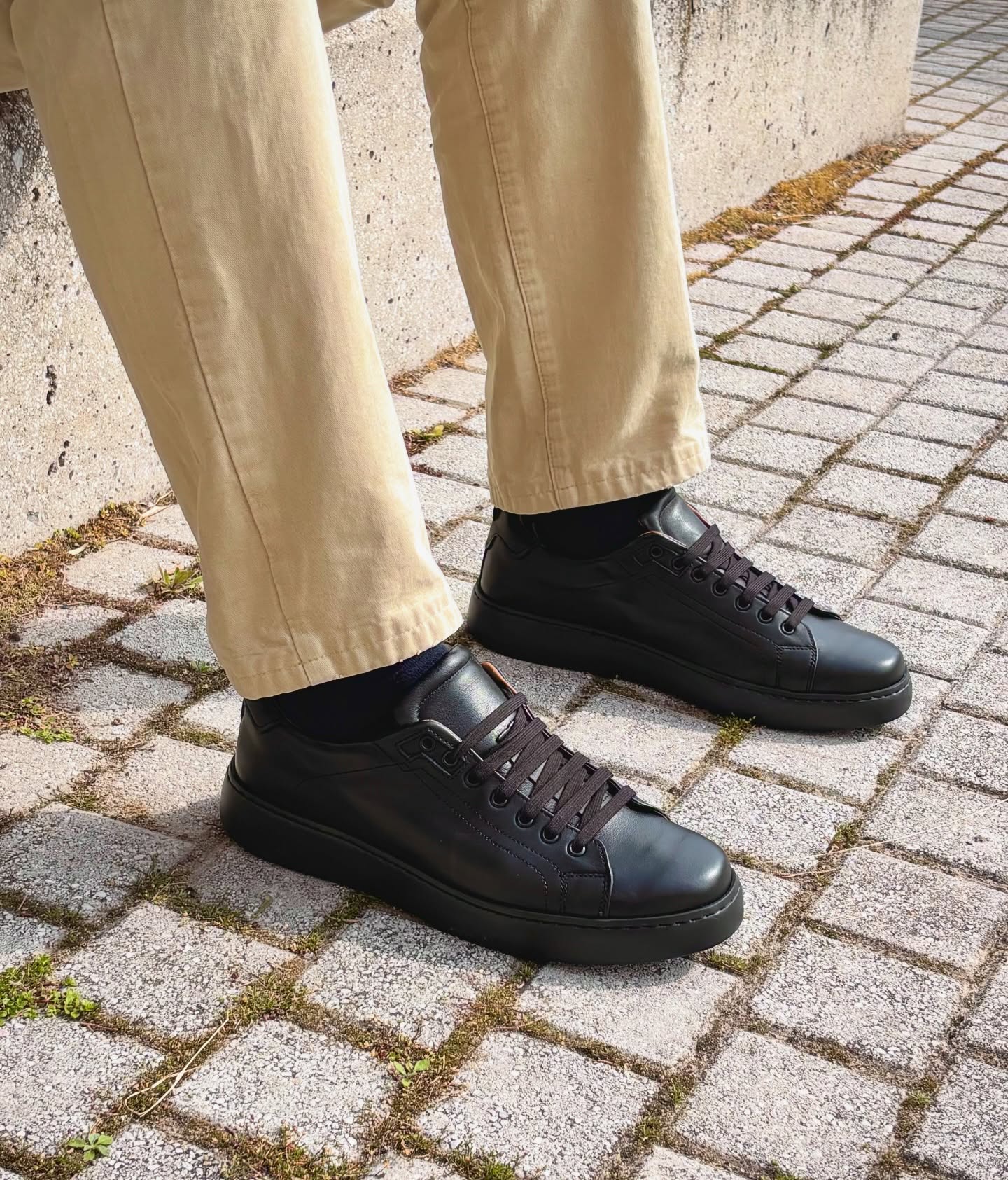 A total black sneaker for every season.
SKU: 400
✔️100% γνήσιο δέρμα
✔️Αφαιρούμενος, αντικραδασμικός δερμάτινος πάτος
✔️Super light, αντικραδασμική και αντιολισθητική σόλα
✔️Σχεδιασμένο και κατασκευασμένο στην βιοτεχνία μας, Antonio Shoes🇬🇷
🌐 www.antonioshoes.com
☎️ +30 2310 817 980
📍 Βιομηχανική Περιοχή Θέρμης, Θεσσαλονίκη
—————-
EN
✔️100% genuine leather
✔️Removable, shock-absorbing learther insole
✔️Super light, shock-absorbing and non-slip sole
✔️Designed and manufactured at Antonio Shoes🇬🇷
#leather #leathercraft #madeingreece #greekdesigners #greekproducts #mensstyle #menfashion