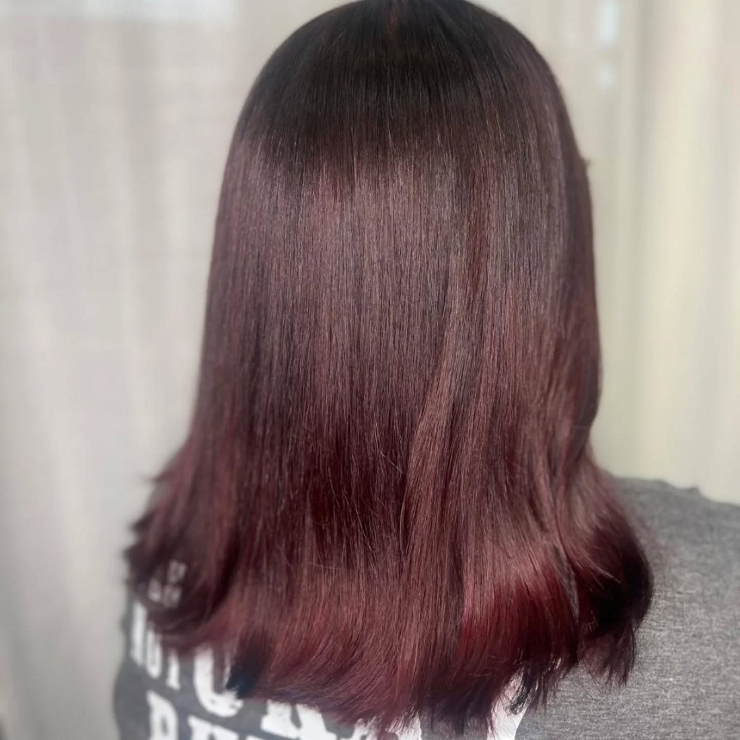 Colour refreshed, shine restored and ready for the week ❤️.
@lily.beautifyhairdesign🖤🤍
Book your next appointment now 😊💕.
Website: Beautifyhairdesign.com.au
Phone: (07) 3820 9818
App: Beautify hair design
#beautifyhairdesign #hairrefresh #colouredhair #victoriapointhairdresser #brisbanehair