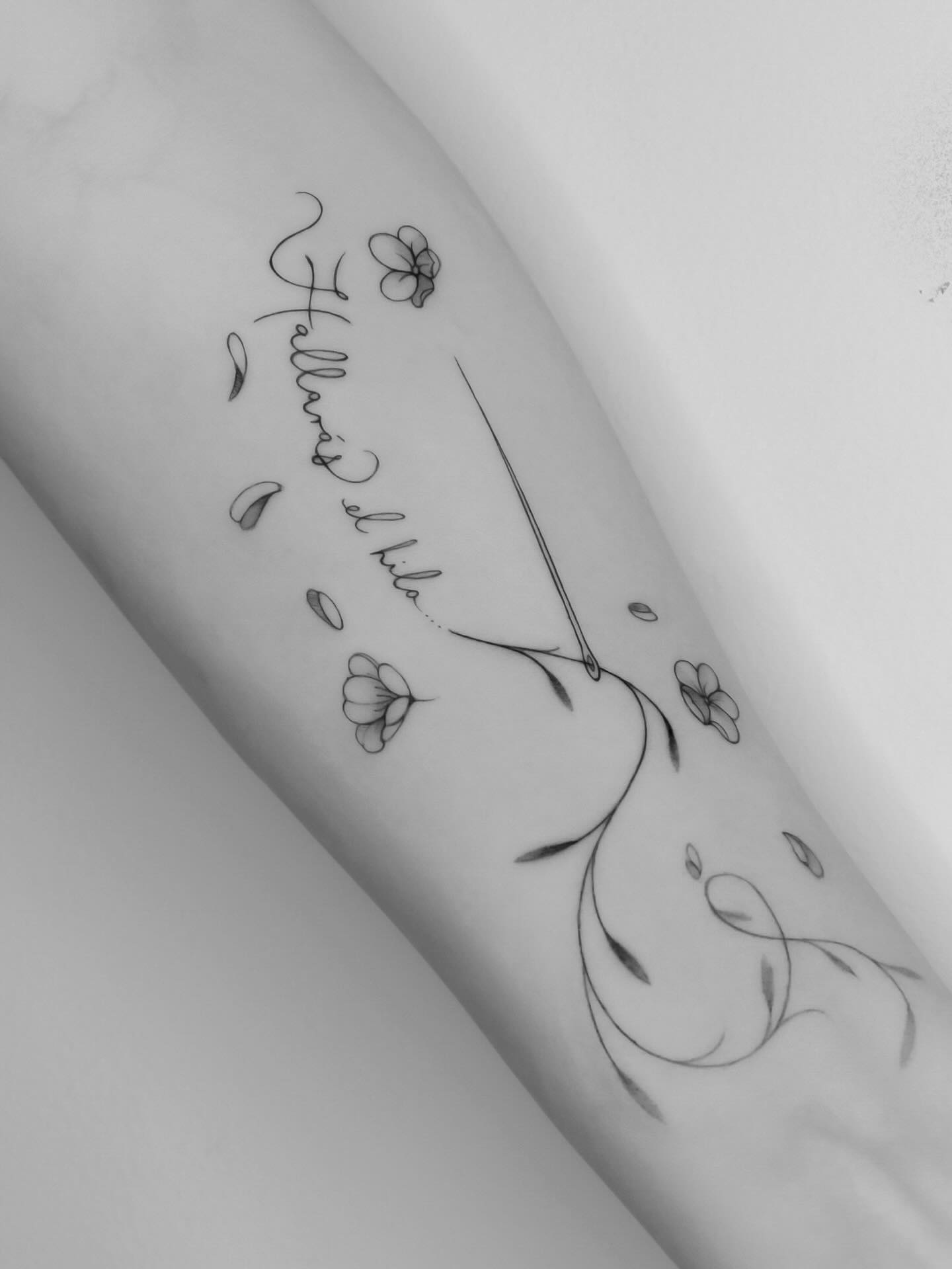 Siempre me preguntan si tatúo caligrafías?
Y sí! Me gustan mucho, les dejo un surtido de frases ✨🌿
#calligraphytattoo #caligrafiasfinas #tattoomexico #tatuadoramexicana #cdmxtattoo