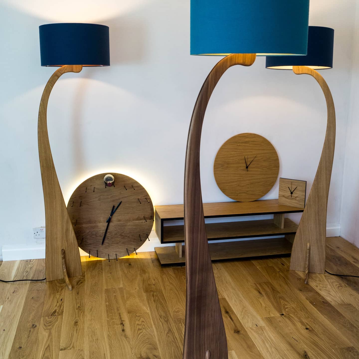 Sent off all these things in one day, mostly to a lovely shop/gallery in Devon, @gallery500feet which I'm excited about! Now making another 7 orders for the end of this week.. So busy at the moment! 🥴
#lockdownrush #busybee #lovemyjob
.
.
.
.
.
#furnituredesign #furnitureart #woodfurniture #woodworking #wood #maker #makersmovement #designermaker #handmadefurniture #woodart #woodlighting #uniquefurniture #uniquelighting #brightonbusinesses #interiorinspo #interiordecor #buylocal #etsy #etsymakers #lamps #wineoclock #luxuryfurniture #smallbusinesses #winebar #homestyling #homerenovation #femaleempowerment