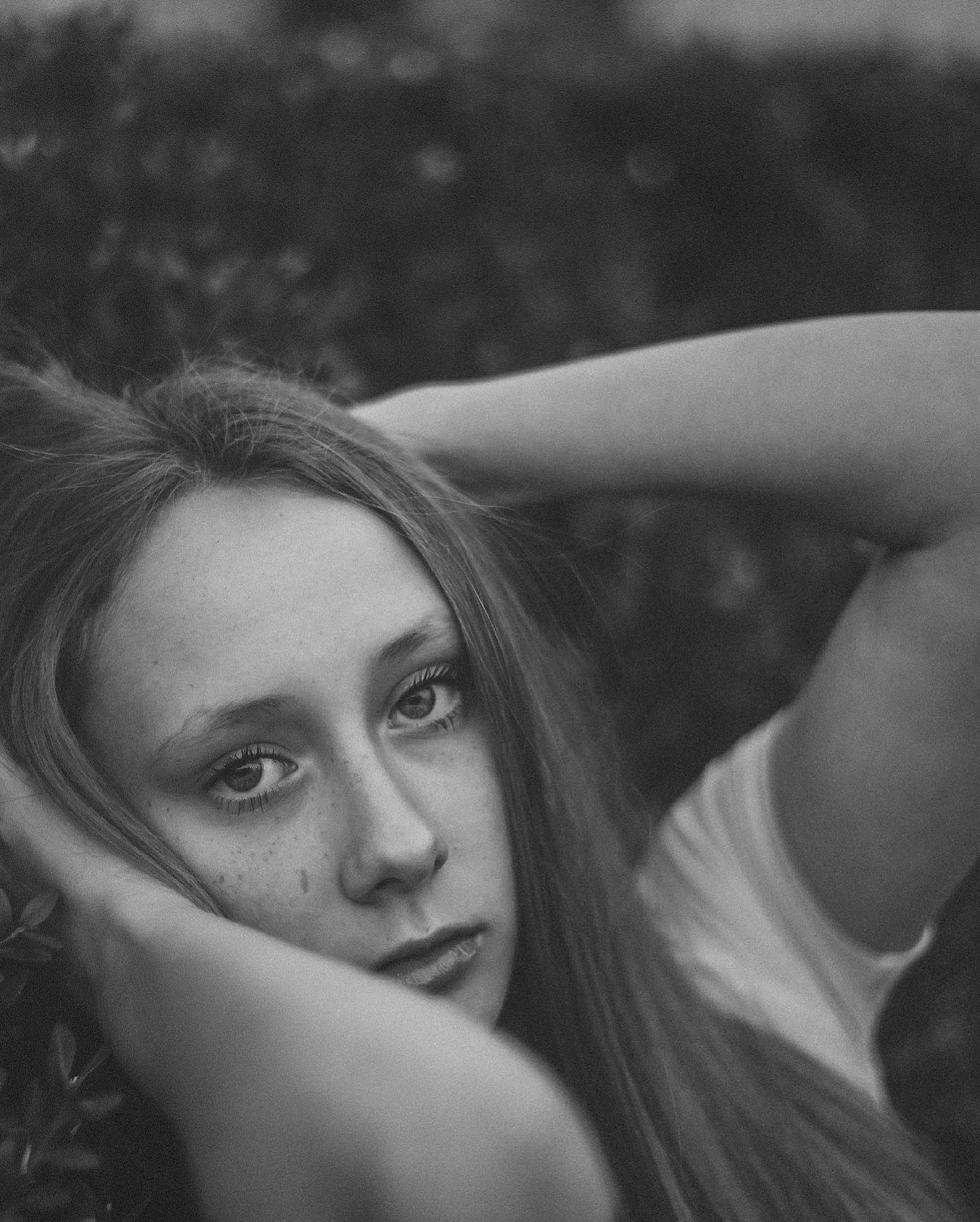 is it just me, or are these giving you slight @taylorswift evermore vibes too? 🌲 tell me im not crazy! or maybe i am… 🤣 model: the beautiful @brookiecookiedance 🖤🔥
.
.
.
.
.
.
#chicago #chicagoweddingphotographer #illinois #illinoisweddingphotographer #midwestwedding #chicagoportraitphotographer #illinoisportraitphotographer #model #dancer #chicagophotographer #illinoisphotographer #portraitphotography #portraitphotographer #taylorswift #evermore